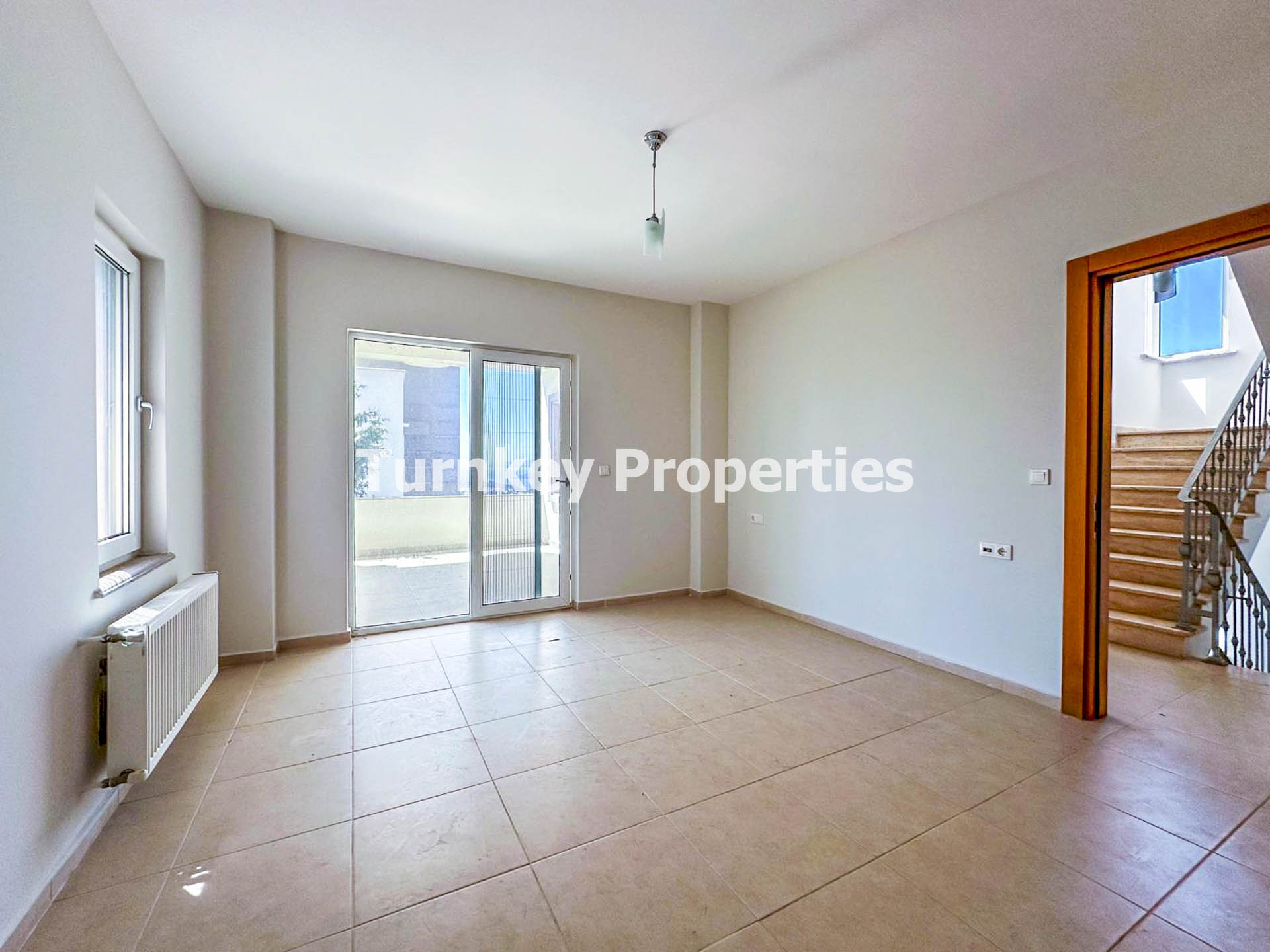 Gümüşlük Satılık Villa Deniz Manzaralı Tripleks Özel Bahçeli Site