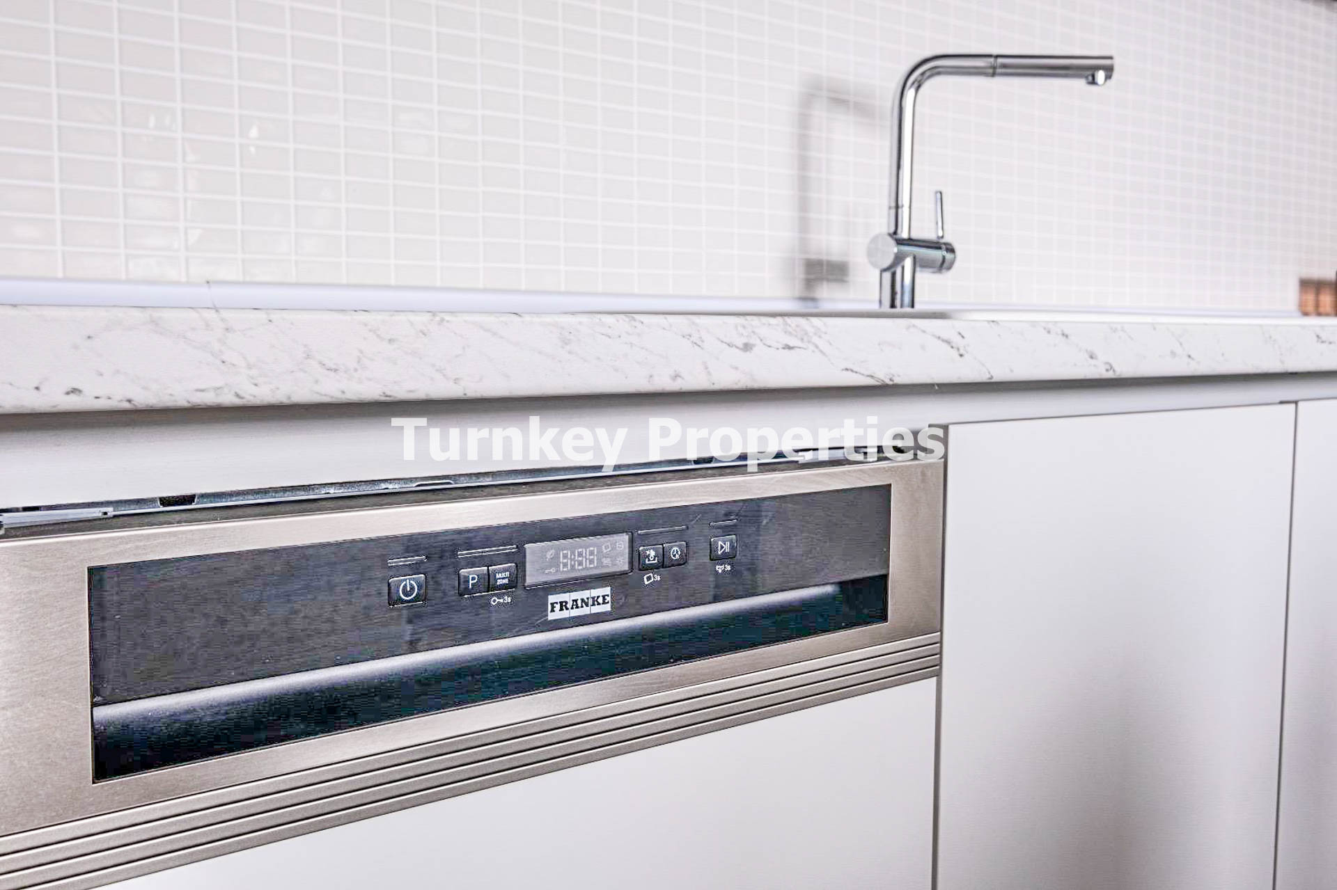 Gümüşlük Satılık Villa Deniz Manzaralı Özel Havuzlu Sahile Yakın