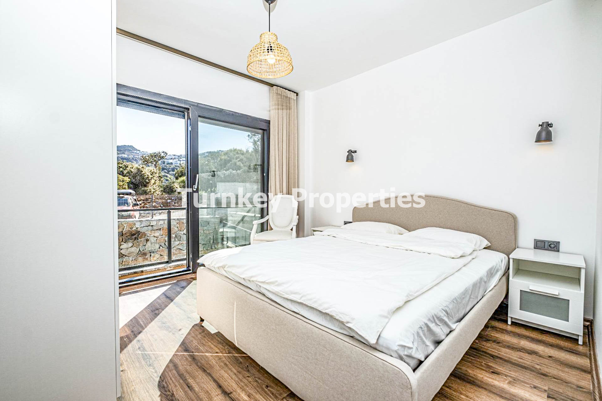 Gümüşlük Satılık Villa Deniz Manzaralı Özel Havuzlu Sahile Yakın