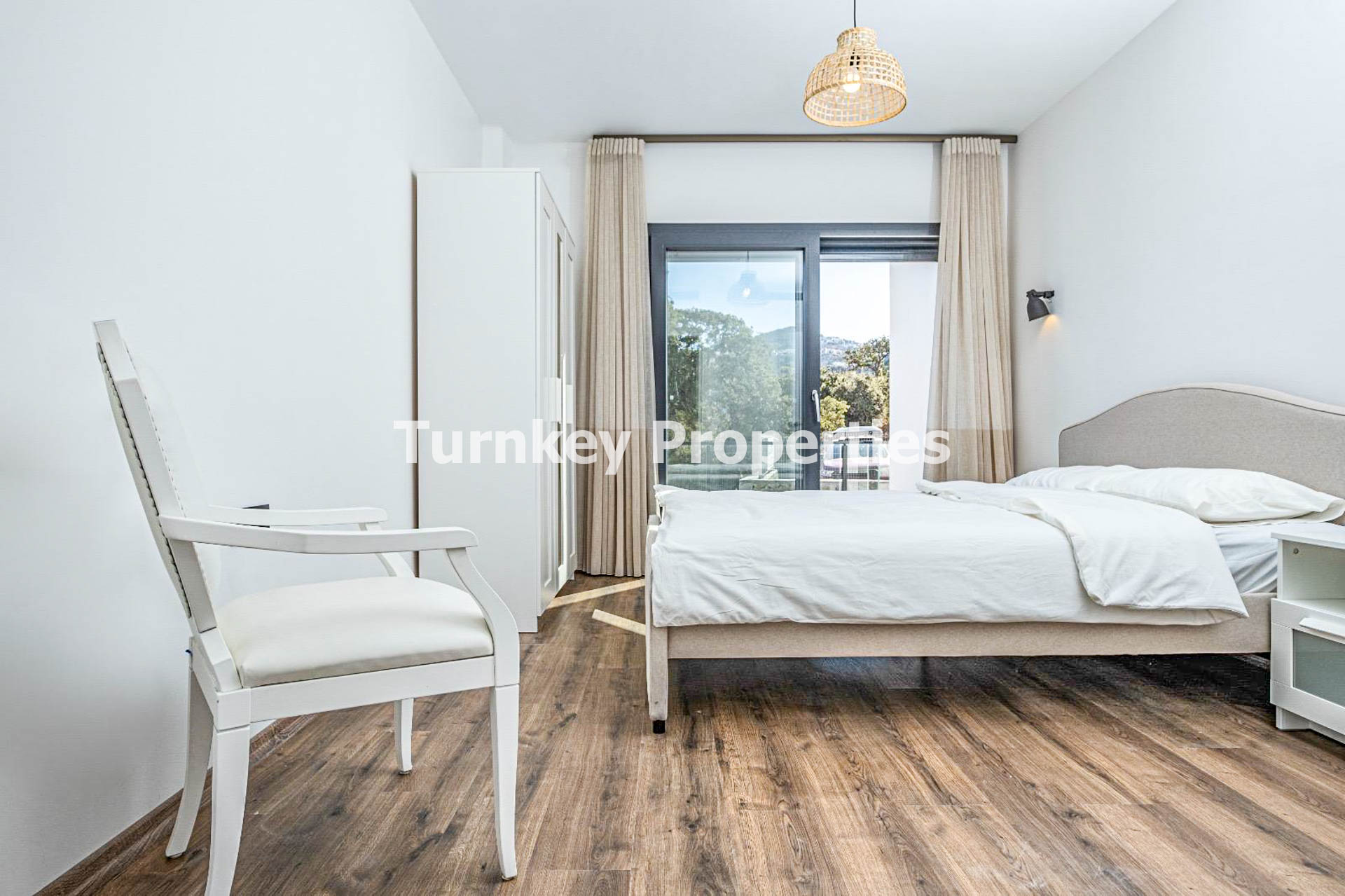 Gümüşlük Satılık Villa Deniz Manzaralı Özel Havuzlu Sahile Yakın