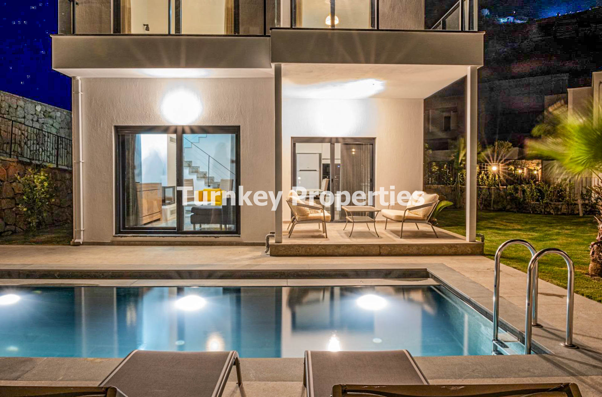 Gümüşlük Satılık Villa Deniz Manzaralı Özel Havuzlu Sahile Yakın