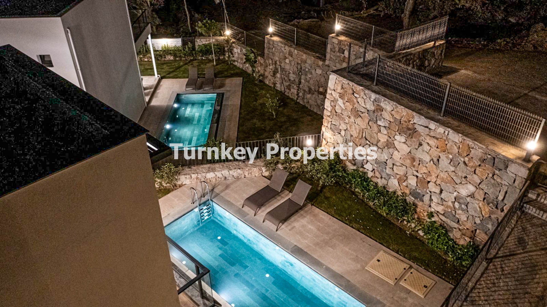 Gümüşlük Satılık Villa Deniz Manzaralı Özel Havuzlu Sahile Yakın