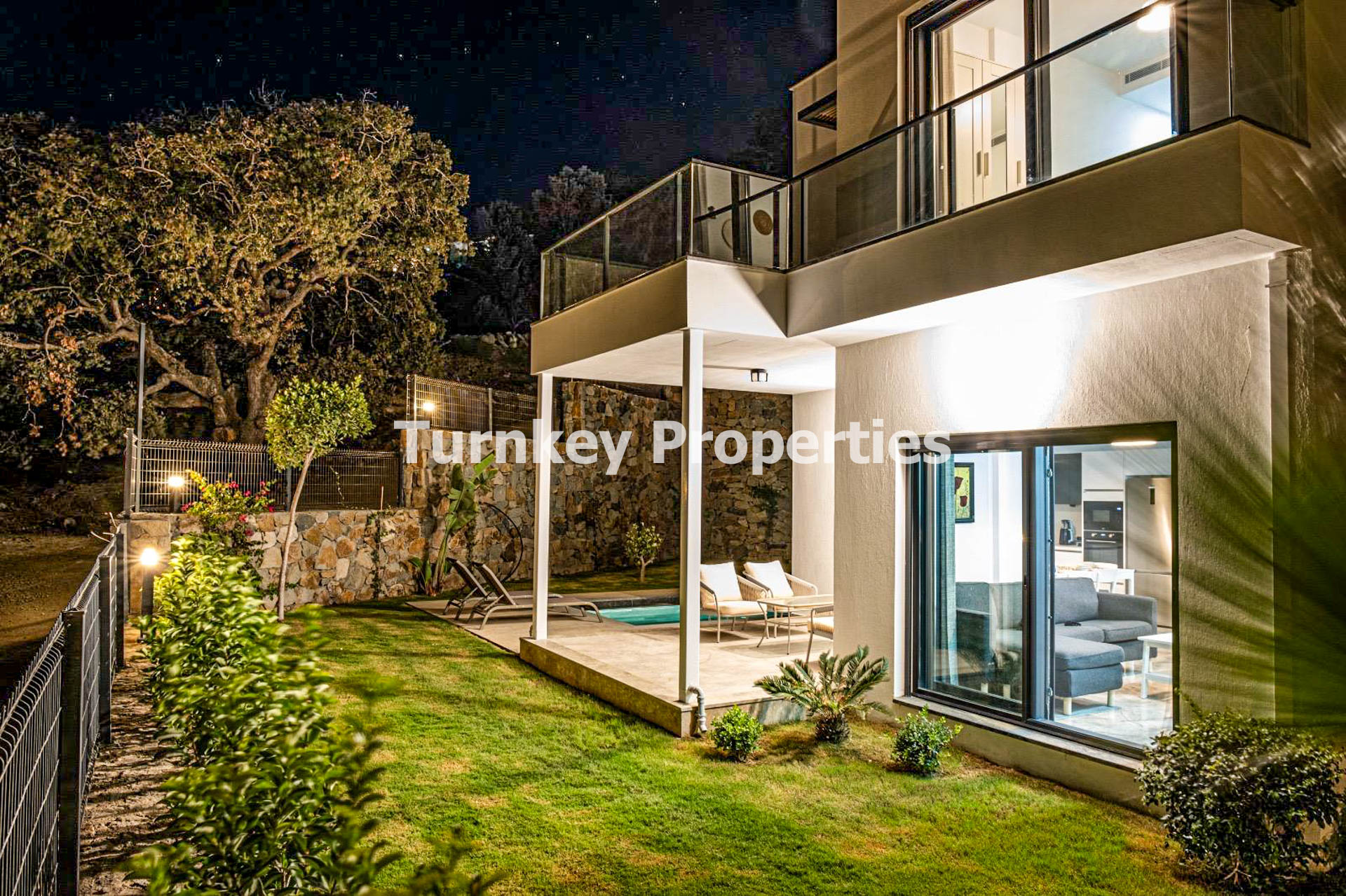 Gümüşlük Satılık Villa Deniz Manzaralı Özel Havuzlu Sahile Yakın