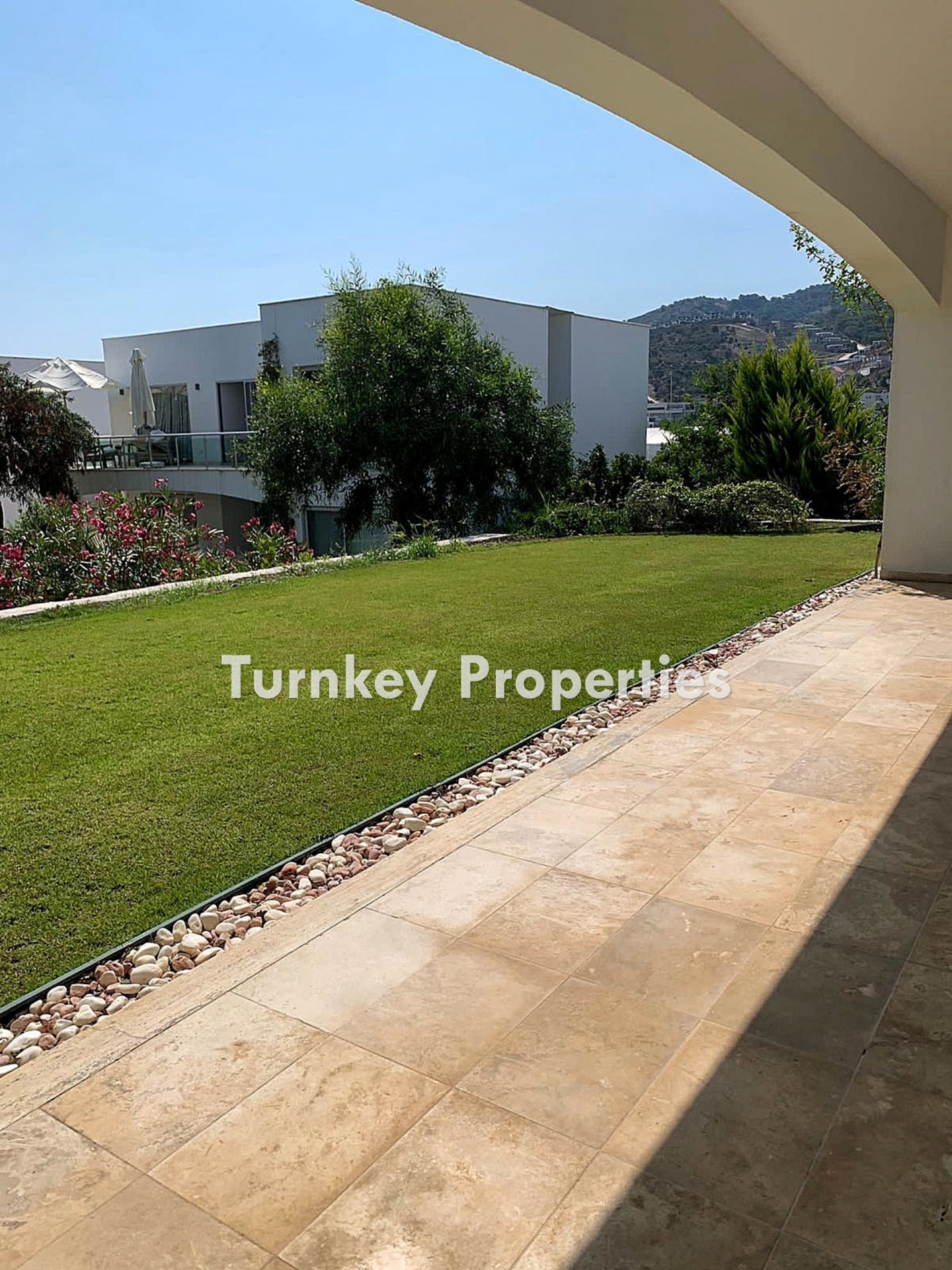 Yalıkavak'ta Sezonluk Kiralık Daire Bahçe Katı 3+1 Havuzlu Site