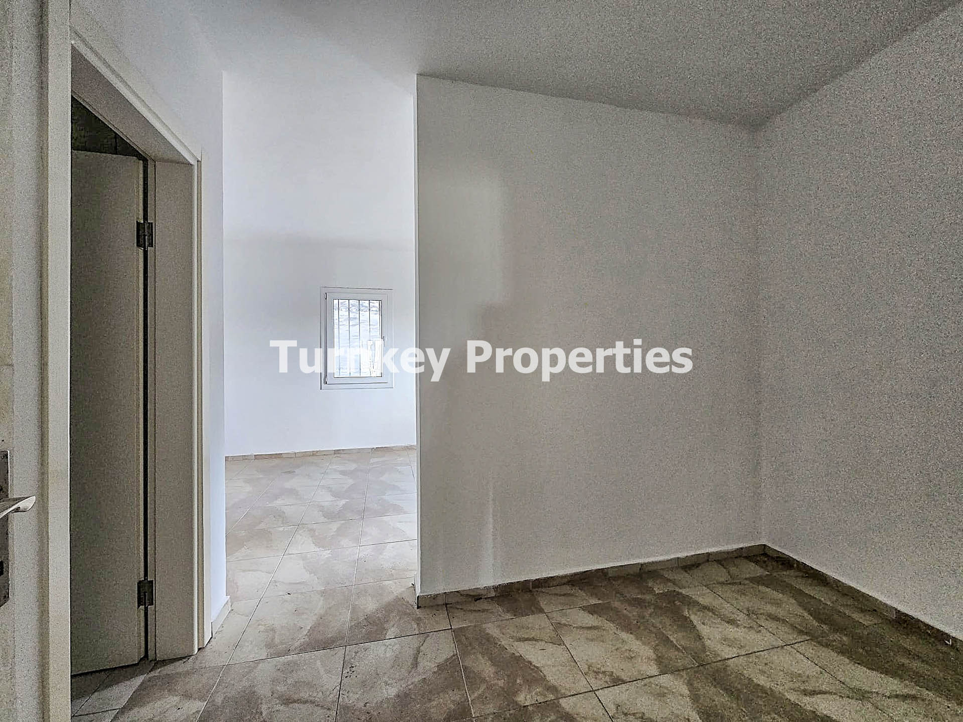 Dörttepe Sığırtmaç Satılık 2+1 Daire Göl Manzaralı Üst Katlı Ev