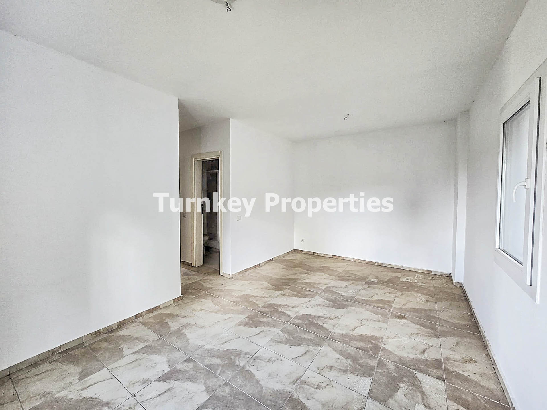 Dörttepe Sığırtmaç Satılık 2+1 Daire Göl Manzaralı Üst Katlı Ev