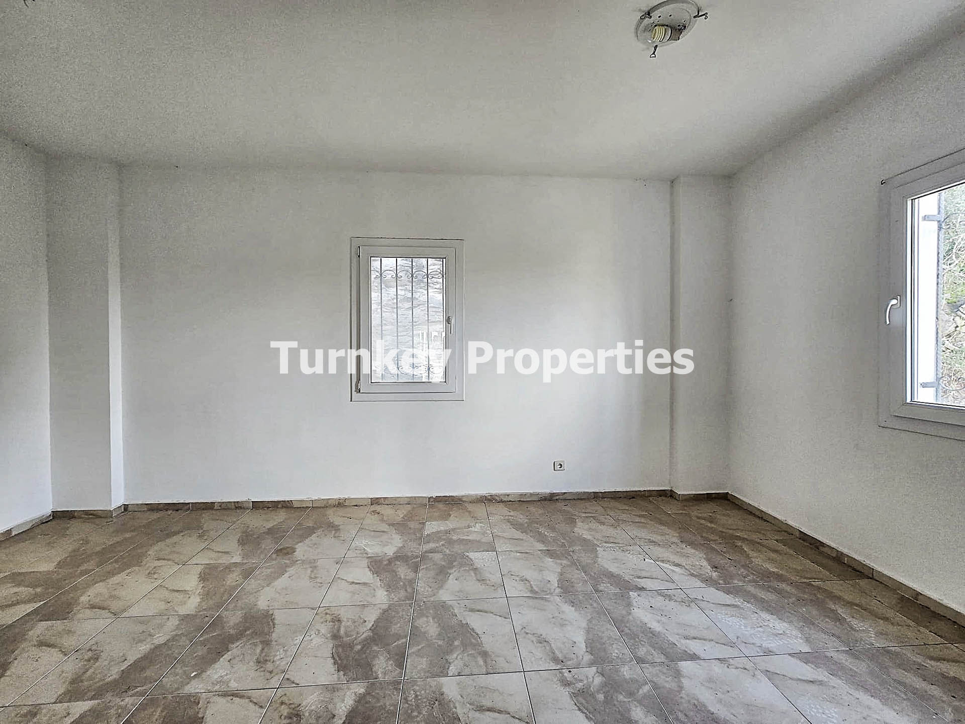 Dörttepe Sığırtmaç Satılık 2+1 Daire Göl Manzaralı Üst Katlı Ev