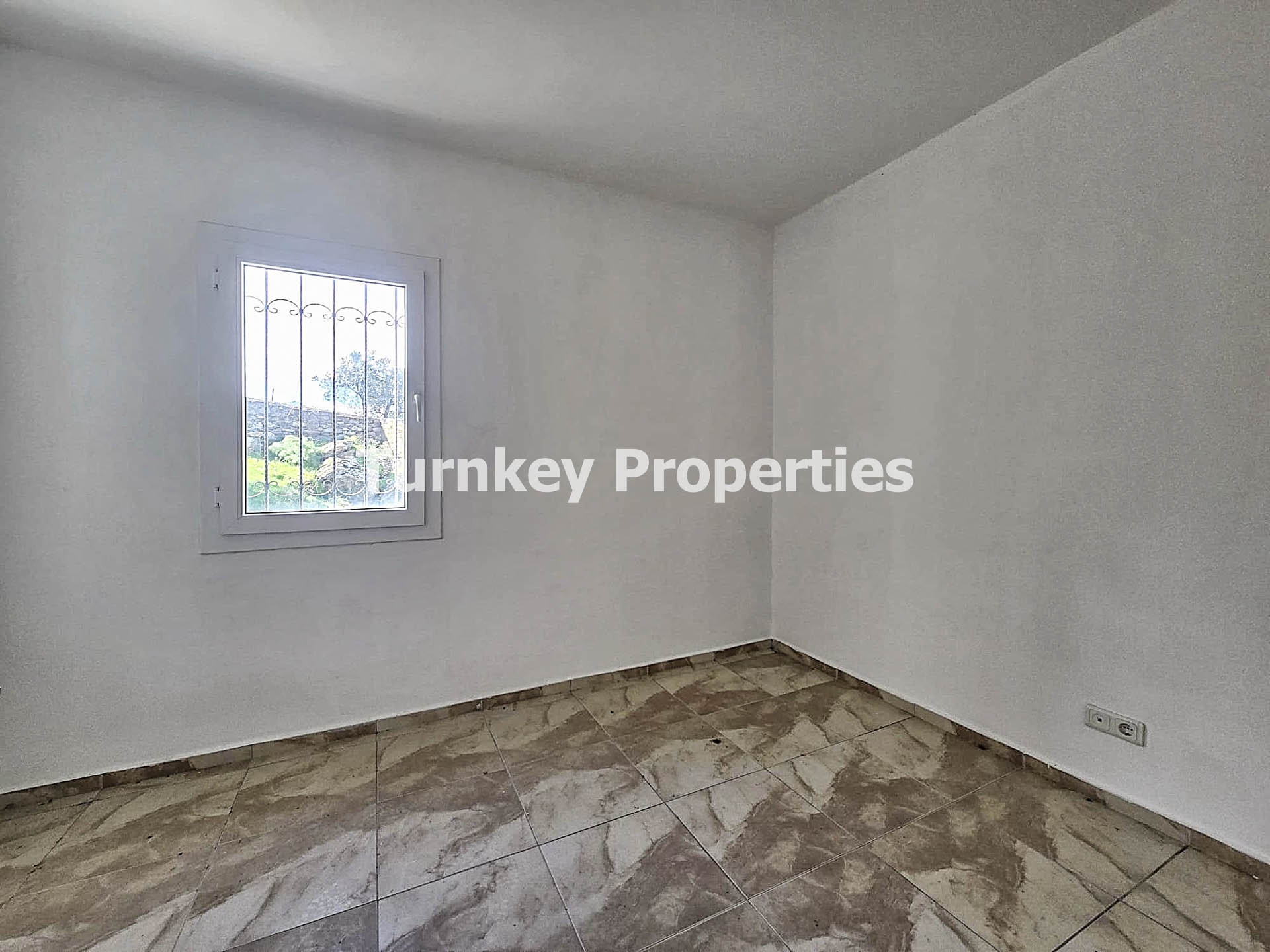 Dörttepe Sığırtmaç Satılık 2+1 Daire Göl Manzaralı Üst Katlı Ev