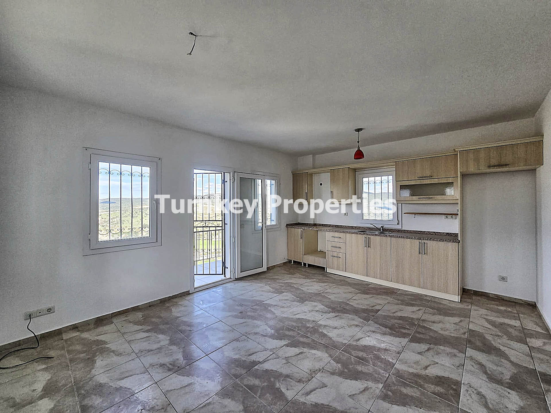 Dörttepe Sığırtmaç Satılık 2+1 Daire Göl Manzaralı Üst Katlı Ev