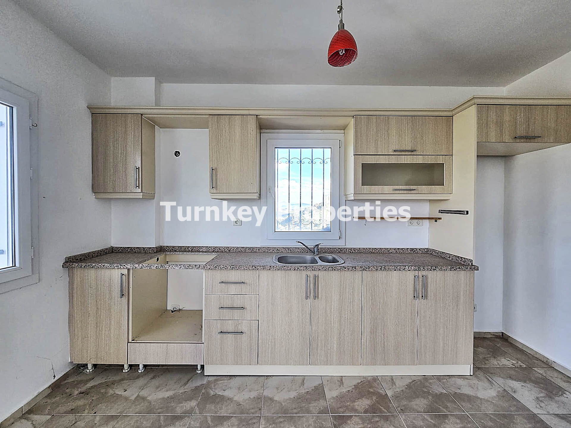 Dörttepe Sığırtmaç Satılık 2+1 Daire Göl Manzaralı Üst Katlı Ev