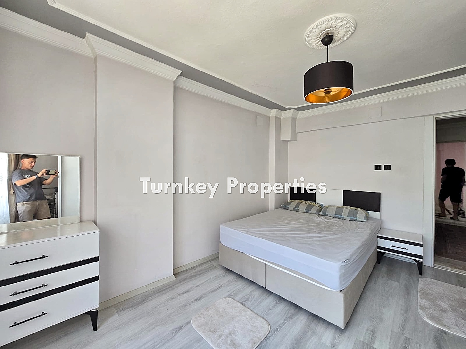 Milas Merkez Satılık Daire 2. Kat Ayrı Mutfaklı, Kışla Caddesi