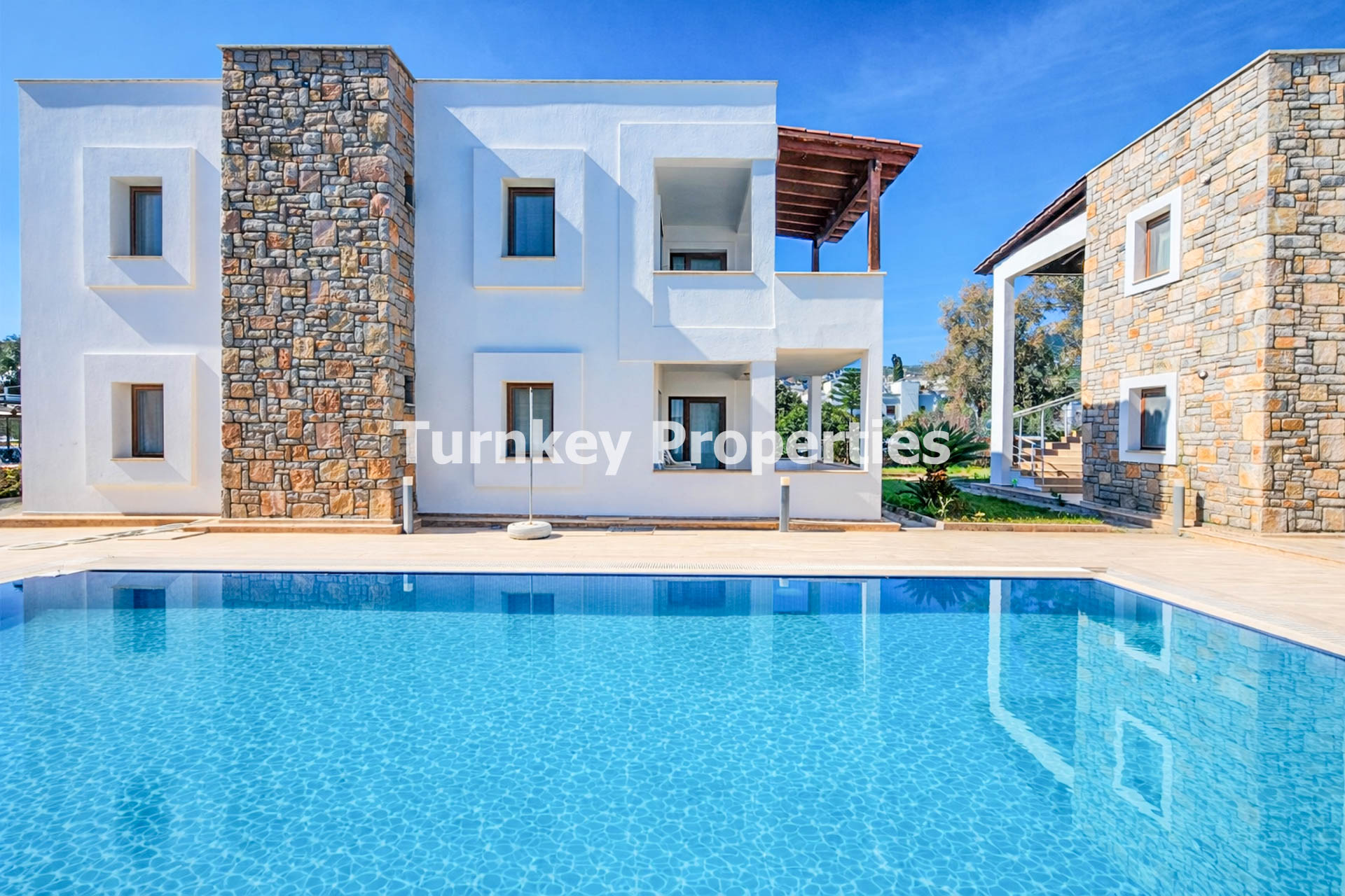 Gündoğan Merkez Kiralık Daire Denize 400 Metre Bahçeli Butik Site