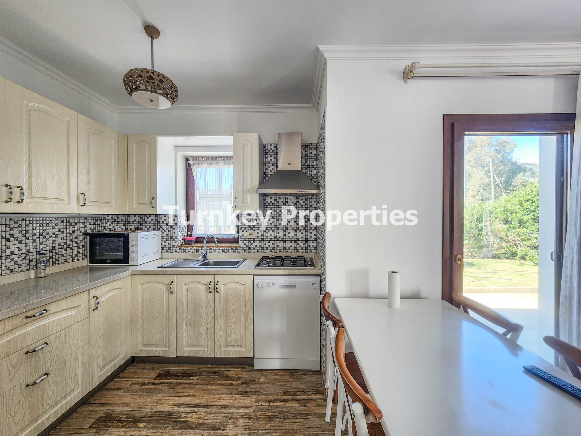 Gündoğan Merkez Kiralık Daire Denize 400 Metre Bahçeli Butik Site