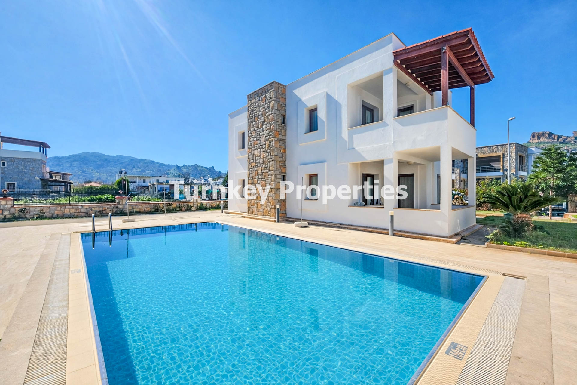 Gündoğan Merkez Kiralık Daire Denize 400 Metre Bahçeli Butik Site