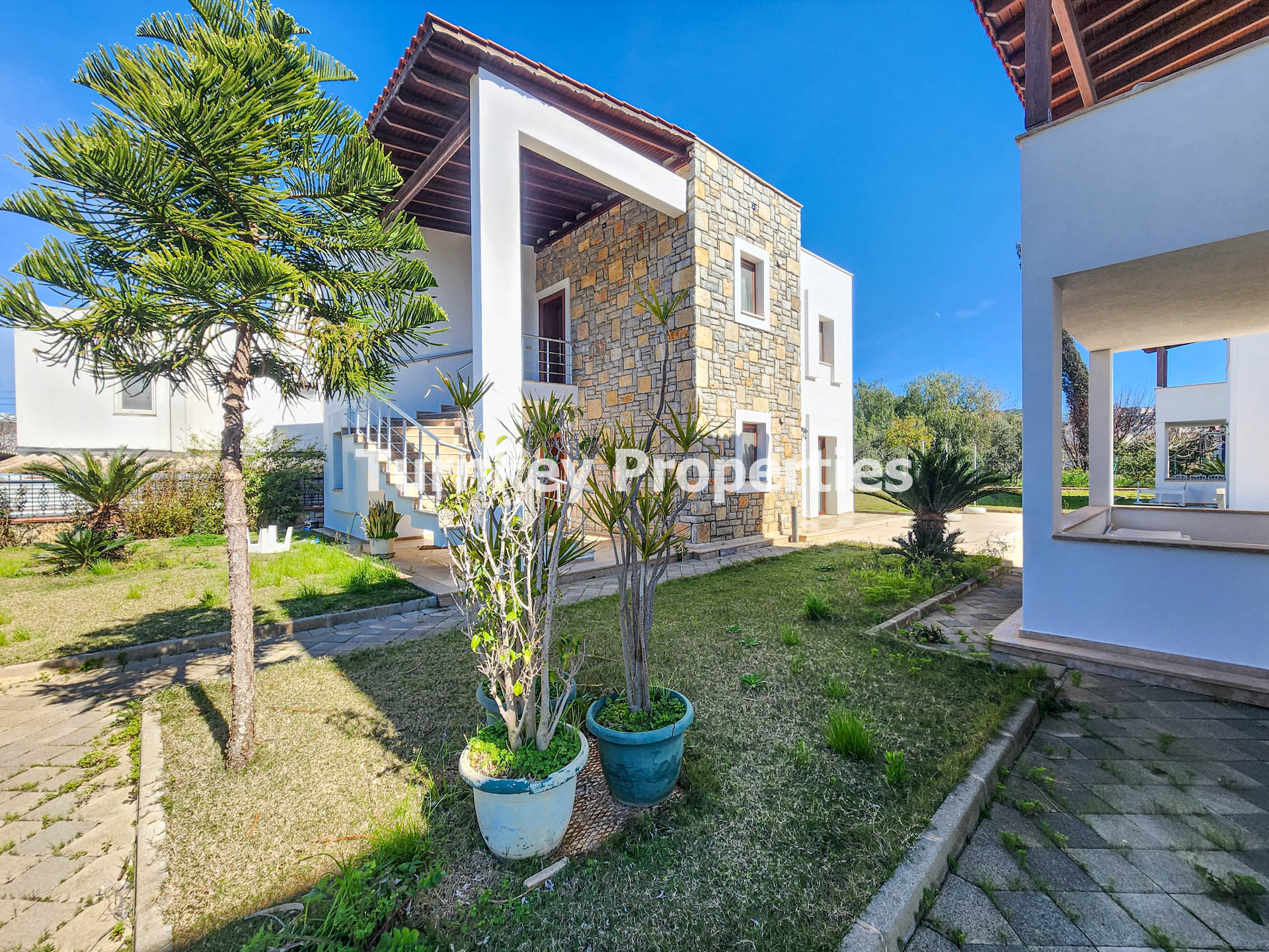 Gündoğan Merkez Kiralık Daire Denize 400 Metre Bahçeli Butik Site