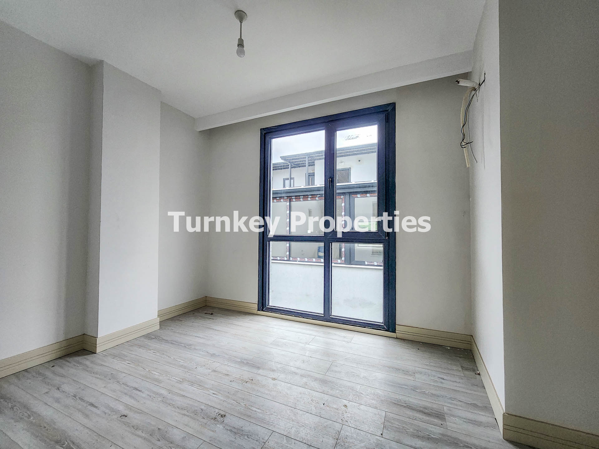 Farilya Gündoğan Satılık Daire Yeni Üst Kat Merkezi İki Yatak Oda