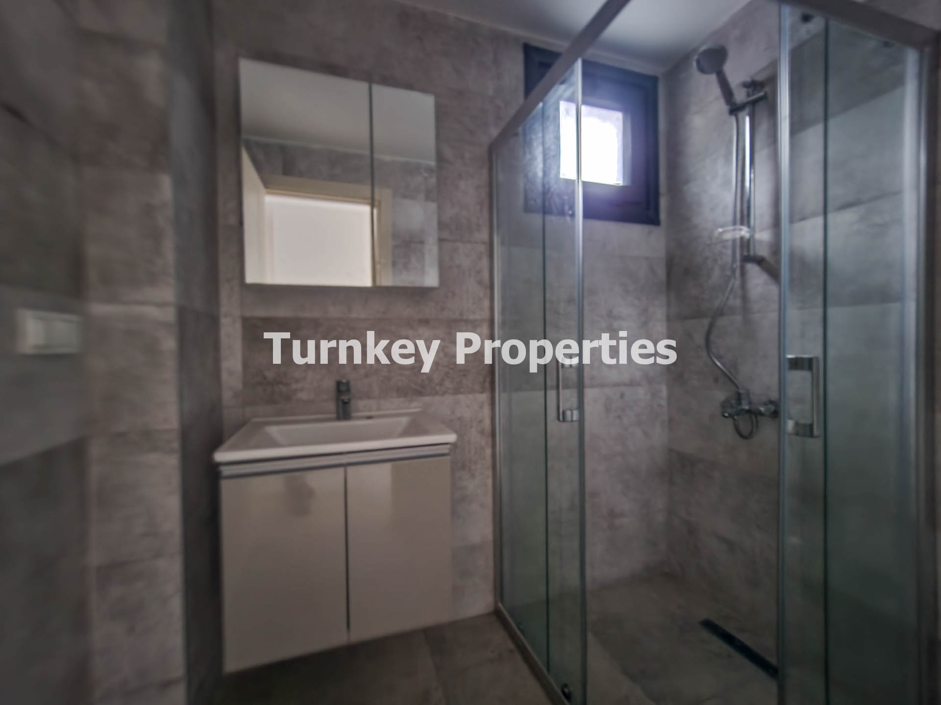 Farilya Gündoğan Satılık Daire Yeni Üst Kat Merkezi İki Yatak Oda