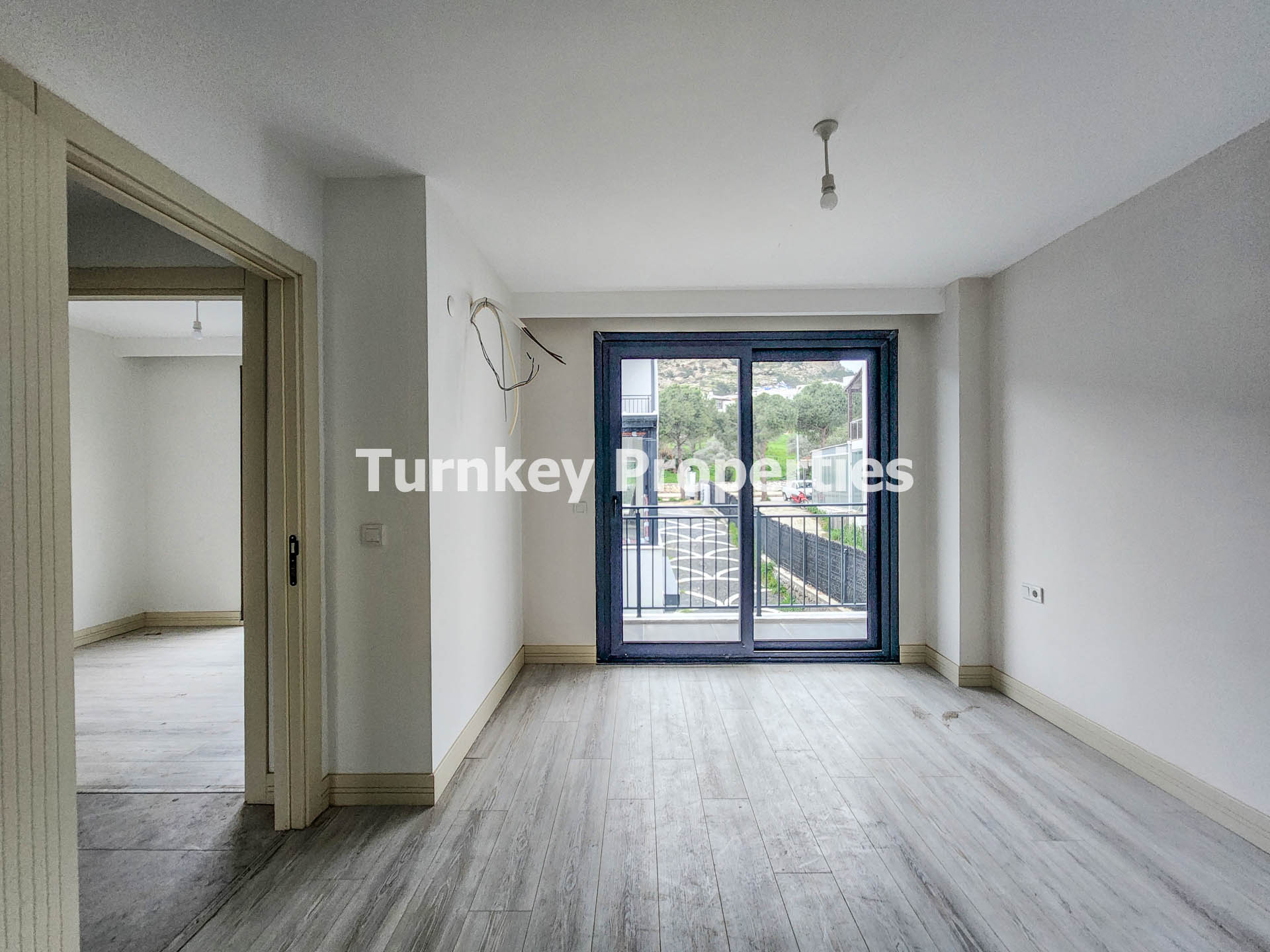 Farilya Gündoğan Satılık Daire Yeni Üst Kat Merkezi İki Yatak Oda