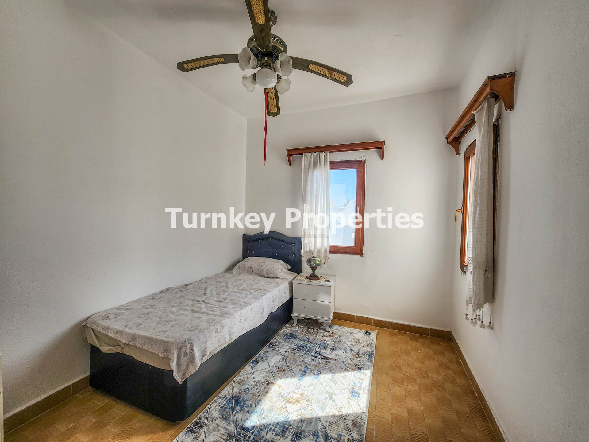 Akyarlar Karaincir satılık villa Denize 300 Metre Müstakil 2+1 Ev