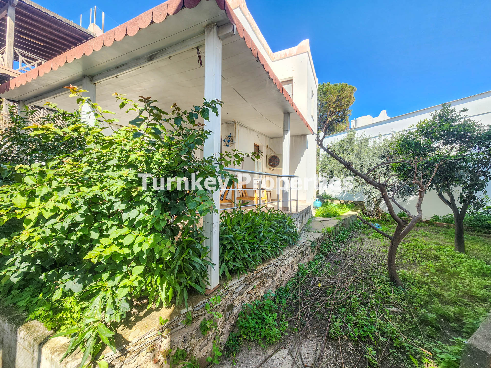 Akyarlar Karaincir satılık villa Denize 300 Metre Müstakil 2+1 Ev