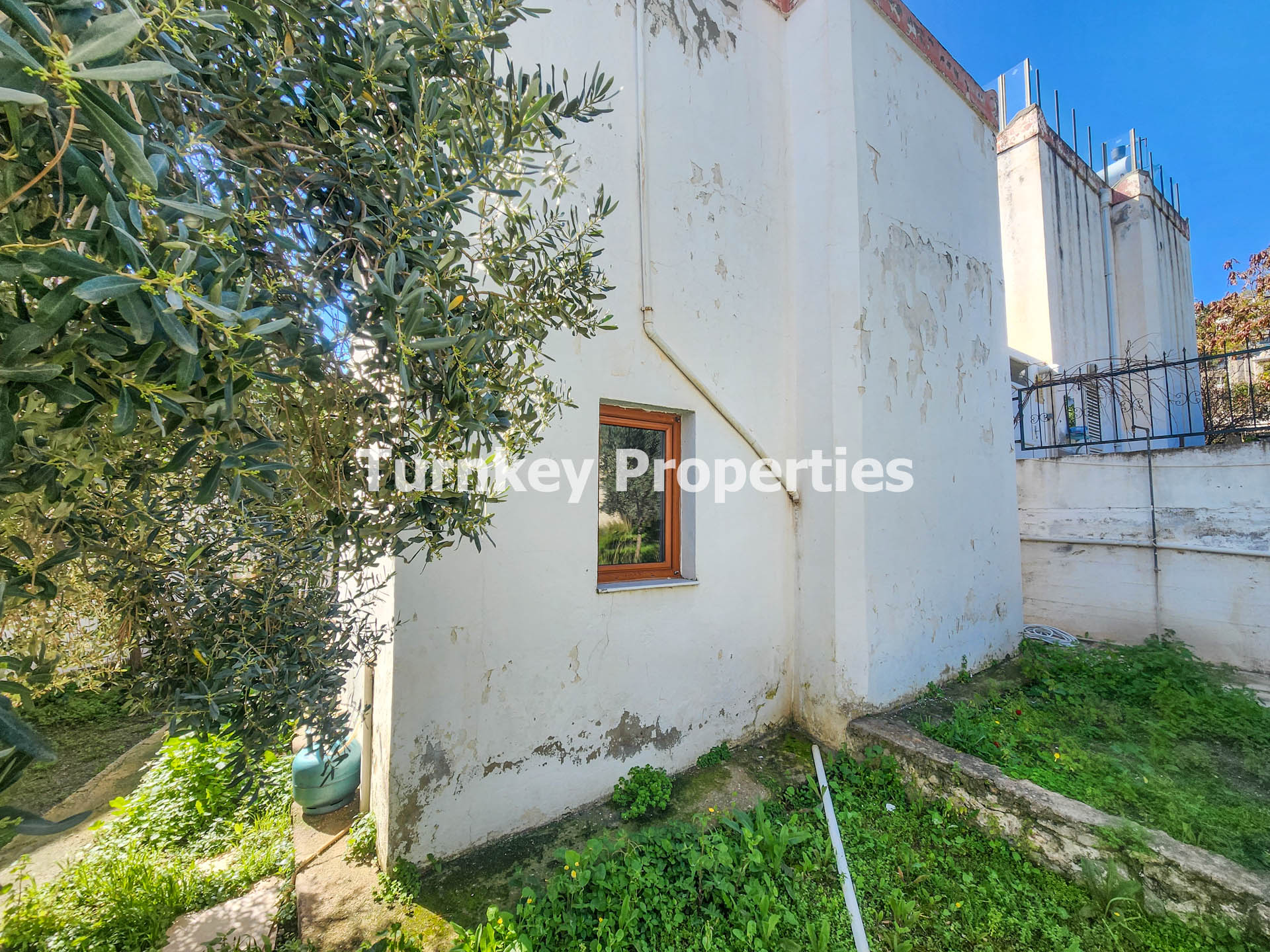 Akyarlar Karaincir satılık villa Denize 300 Metre Müstakil 2+1 Ev