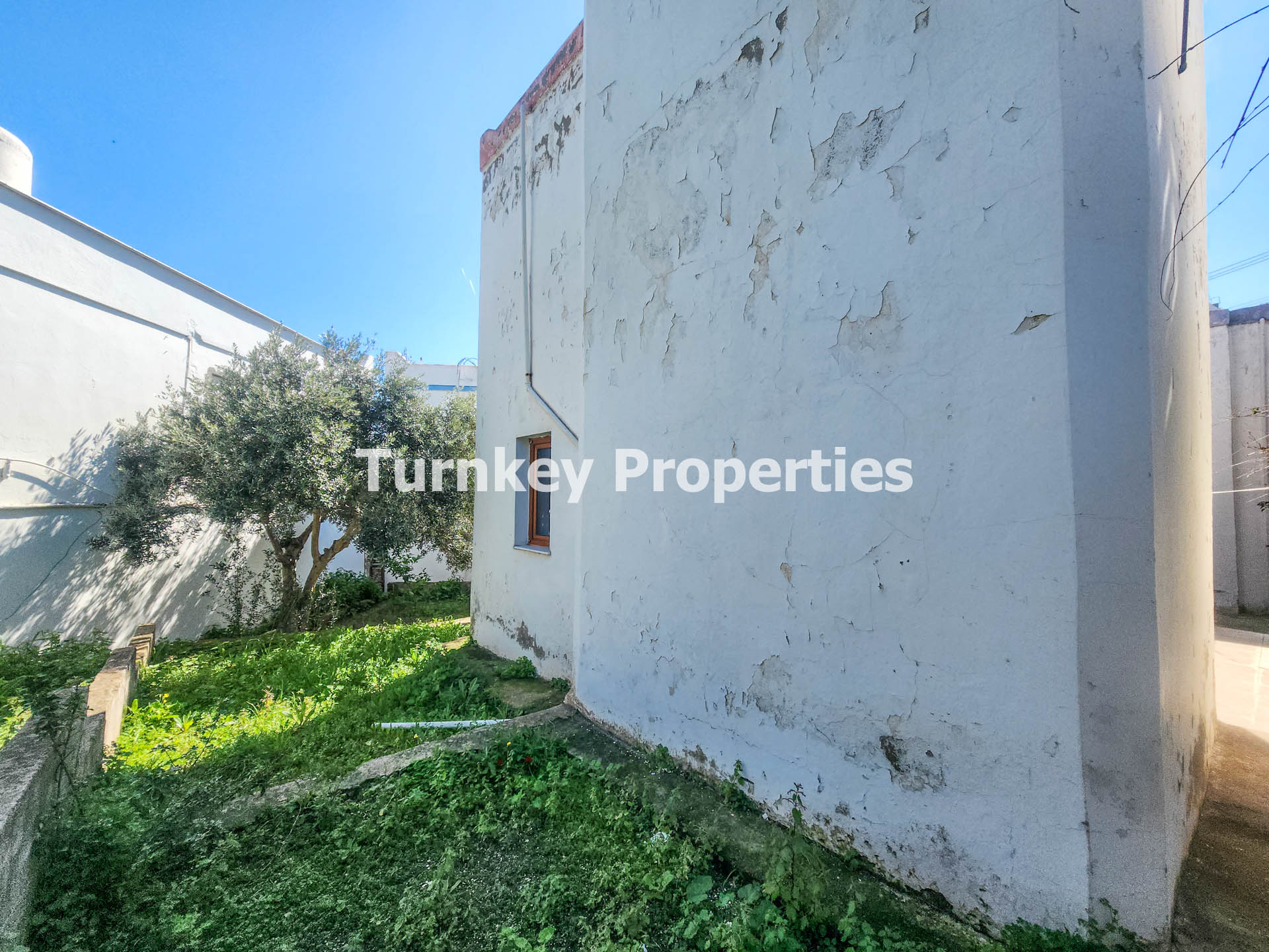 Akyarlar Karaincir satılık villa Denize 300 Metre Müstakil 2+1 Ev