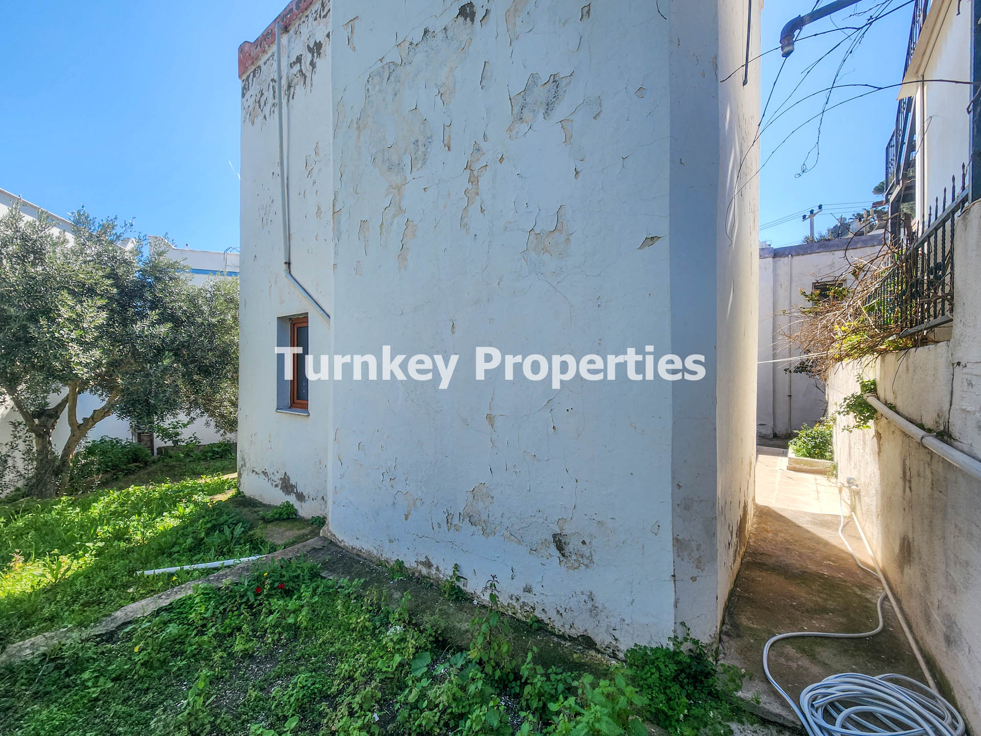 Akyarlar Karaincir satılık villa Denize 300 Metre Müstakil 2+1 Ev