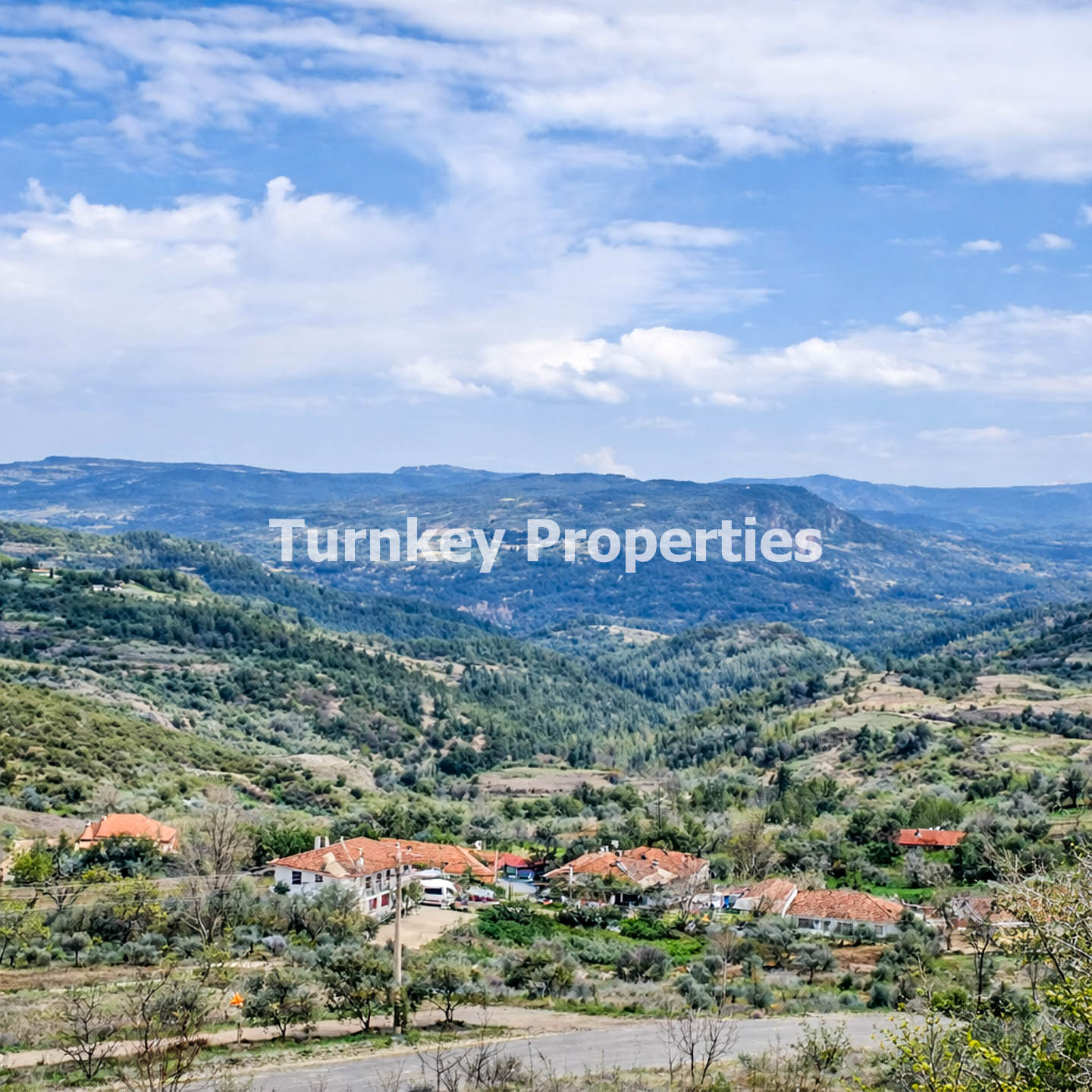 Muğla Menteşe Kuzluk Köyü 1000 m² Köyiçi İmarlı Satılık Arsa