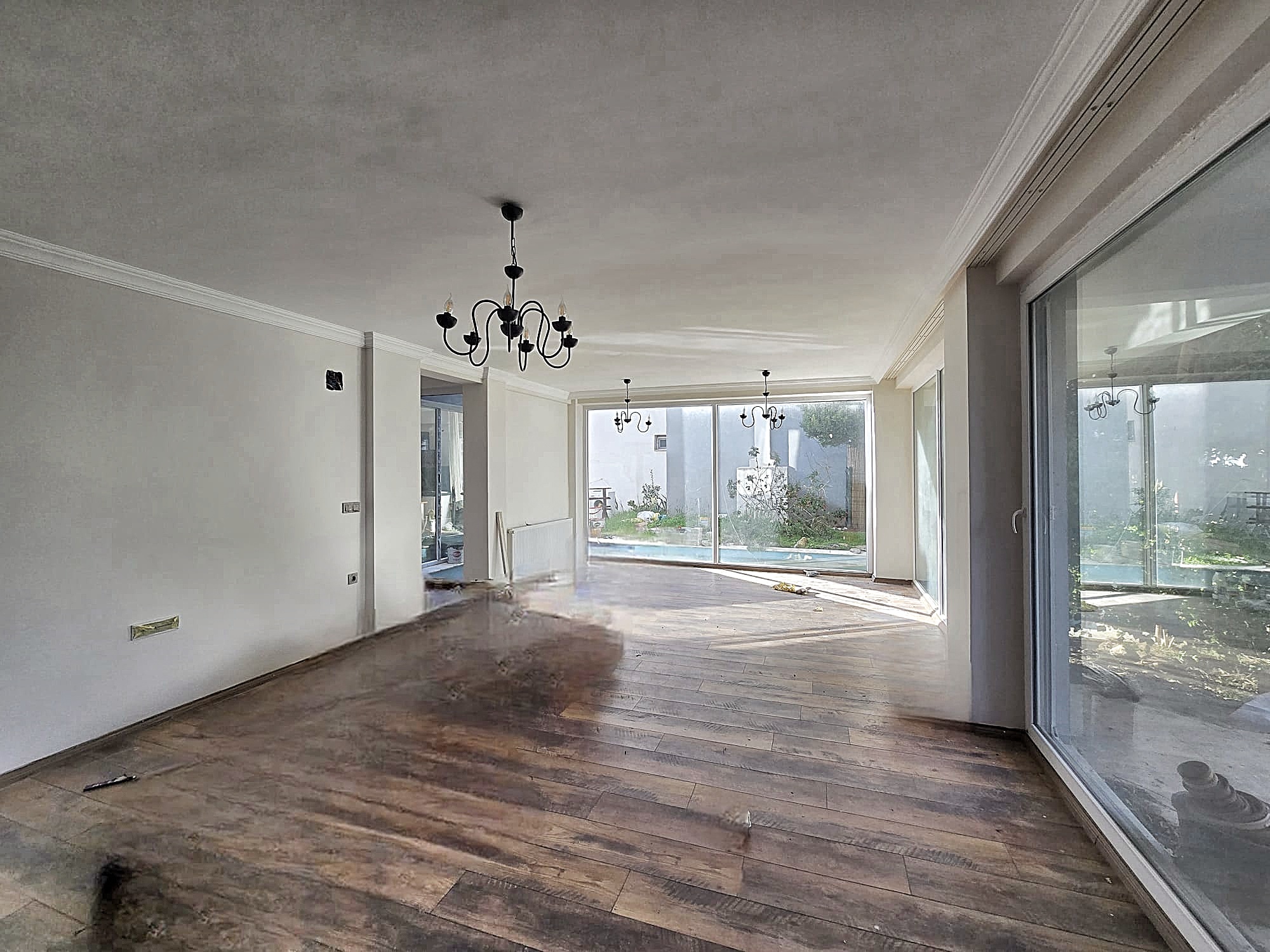 Menteş Satılık Villa Site İçinde Doğa Manzaralı Geniş Bahçeli