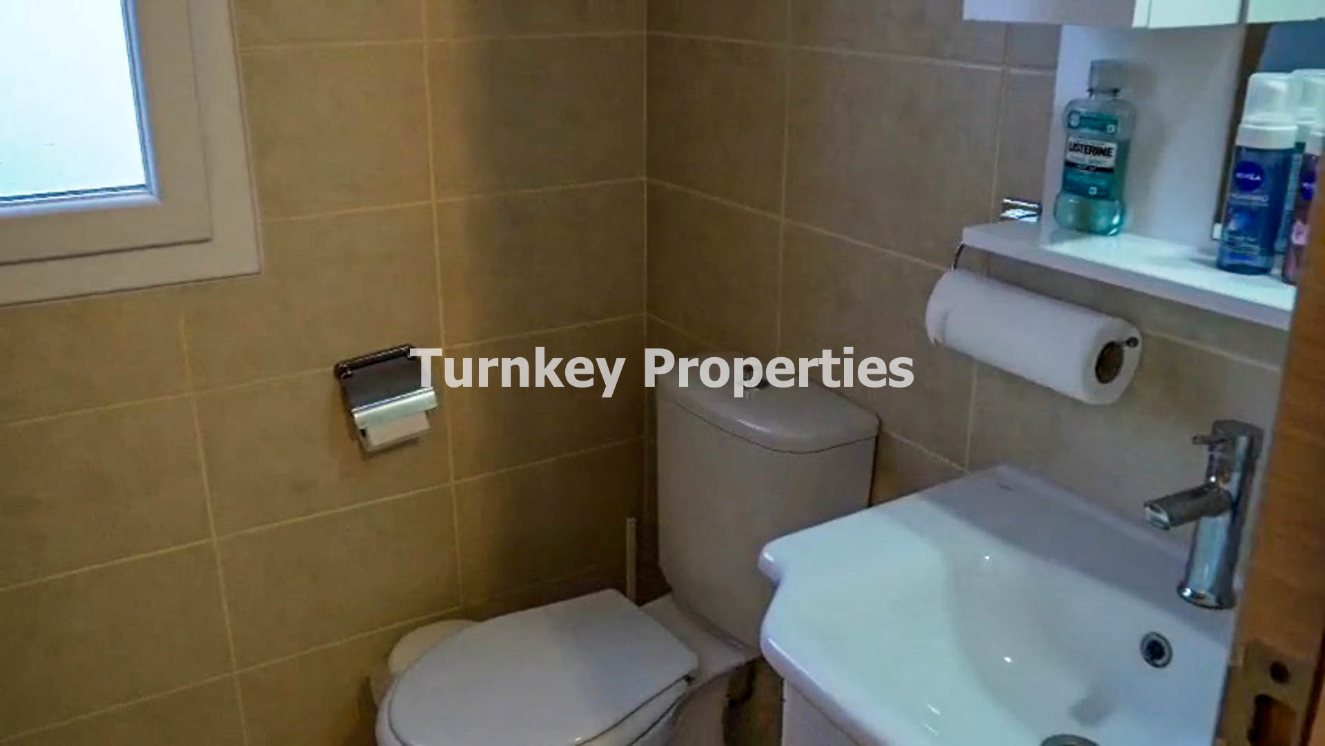 Boğaziçi Satılık Daire Göl Manzaralı Büyük Balkonlu 2+1 Eşyalı Ev