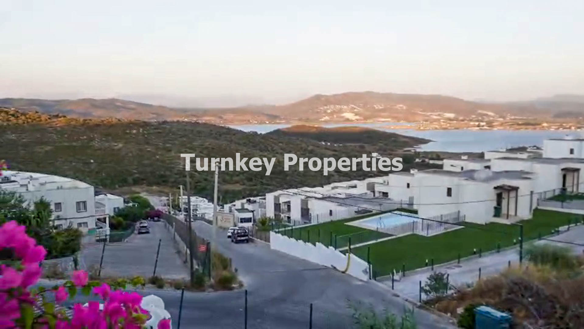 Boğaziçi Satılık Daire Göl Manzaralı Büyük Balkonlu 2+1 Eşyalı Ev