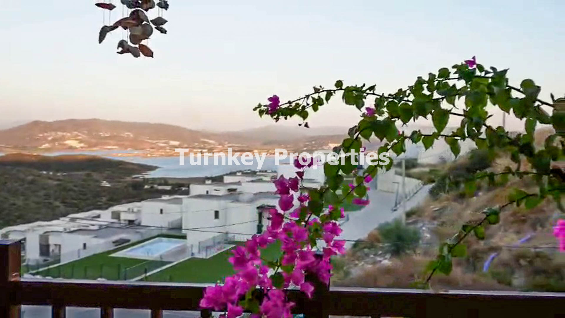 Boğaziçi Satılık Daire Göl Manzaralı Büyük Balkonlu 2+1 Eşyalı Ev