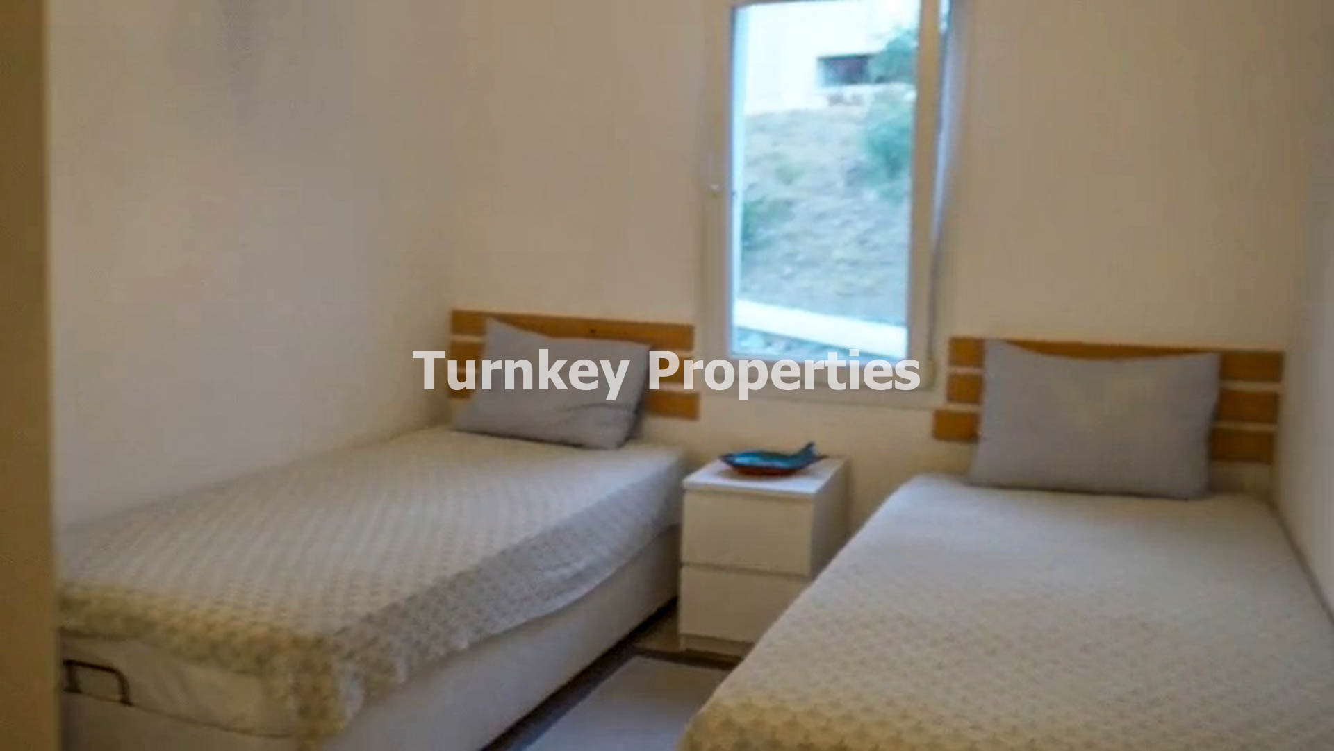 Boğaziçi Satılık Daire Göl Manzaralı Büyük Balkonlu 2+1 Eşyalı Ev