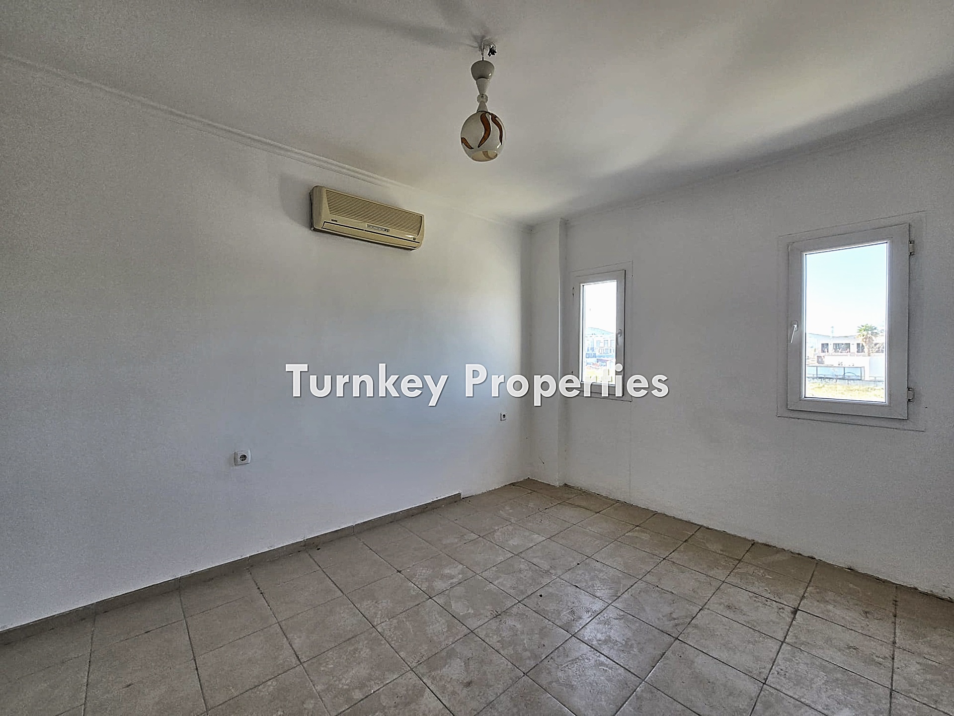 Milas Meşelik Satılık Daire Havuz Manzaralı Site İçinde Üst Kat