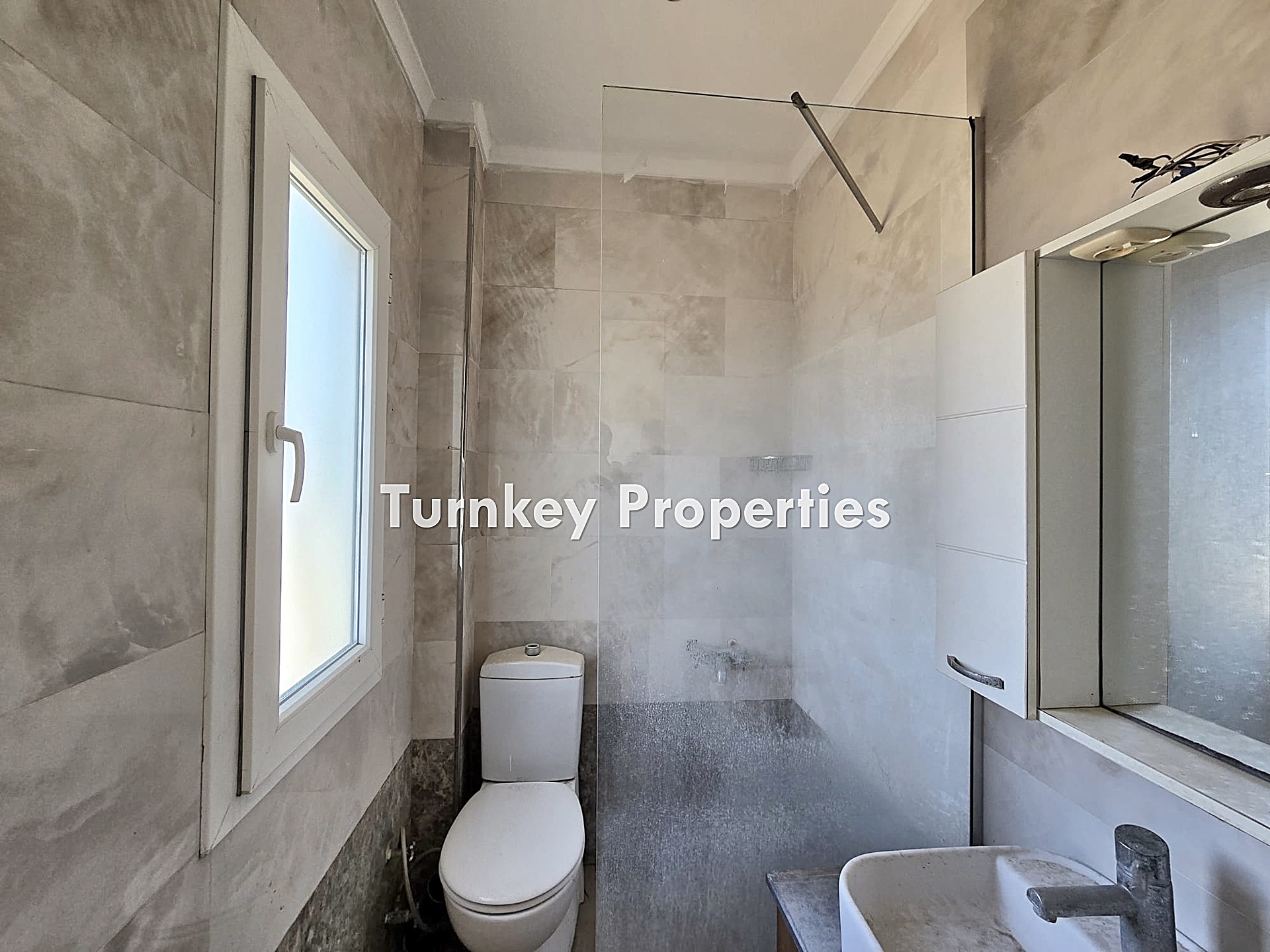 Milas Meşelik Satılık Daire Havuz Manzaralı Site İçinde Üst Kat