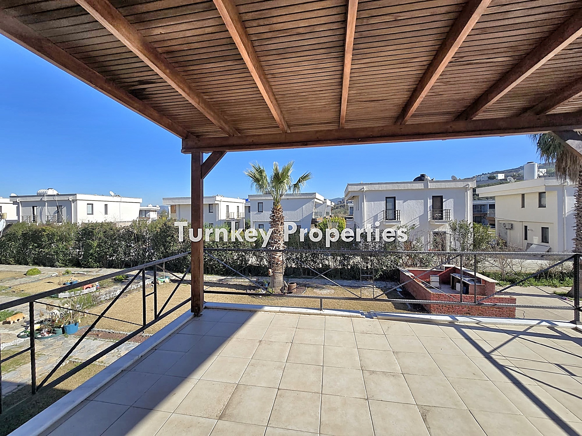 Milas Meşelik Satılık Daire Havuz Manzaralı Site İçinde Üst Kat