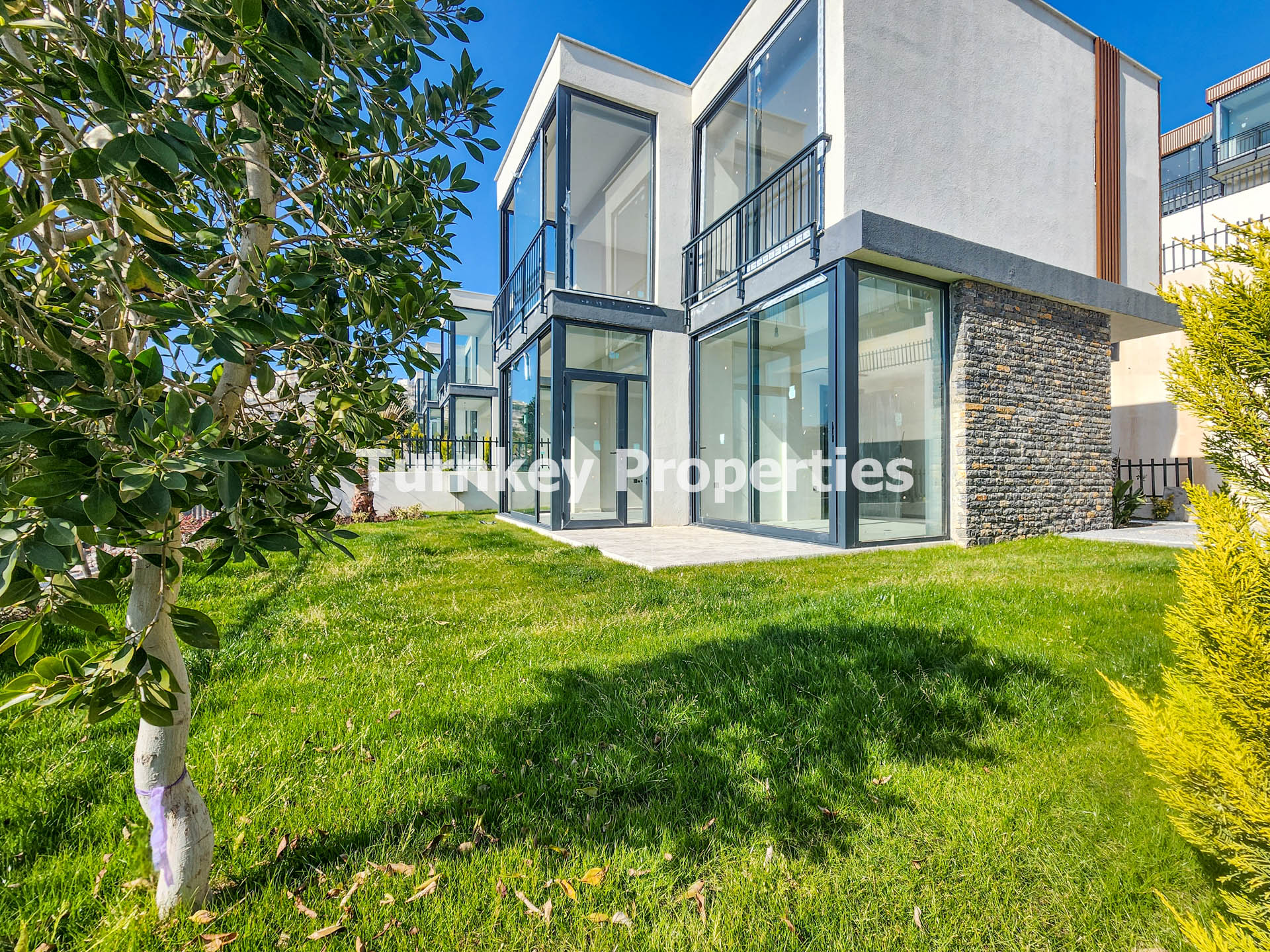 Adabükü Satılık Villa 3+1 Modern Tasarımlı Doğa Manzaralı Cepheli