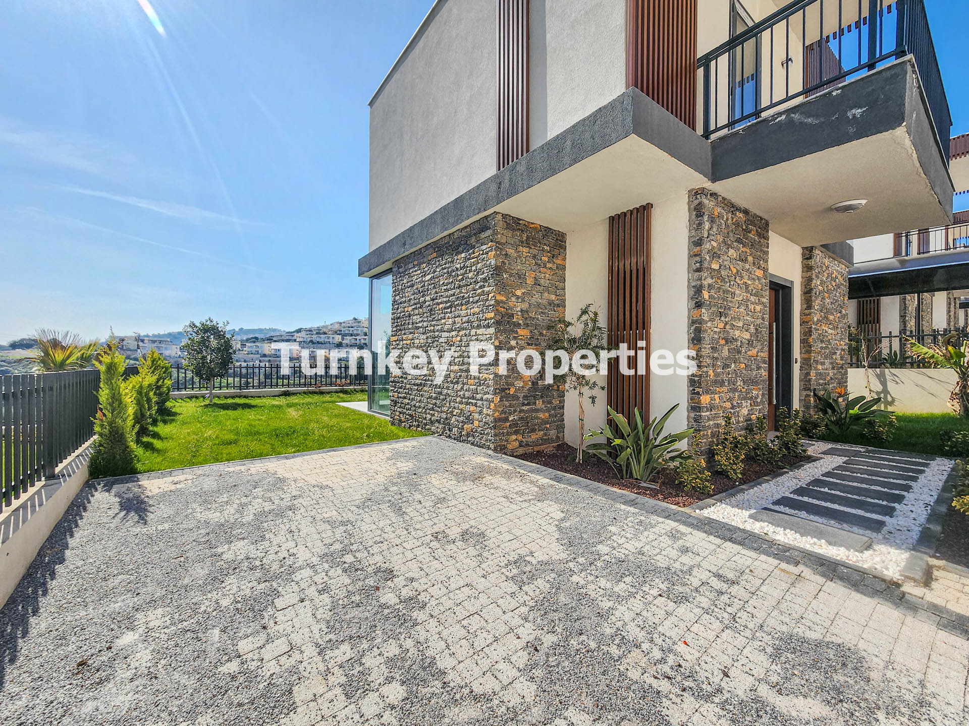 Adabükü Satılık Villa 3+1 Modern Tasarımlı Doğa Manzaralı Cepheli