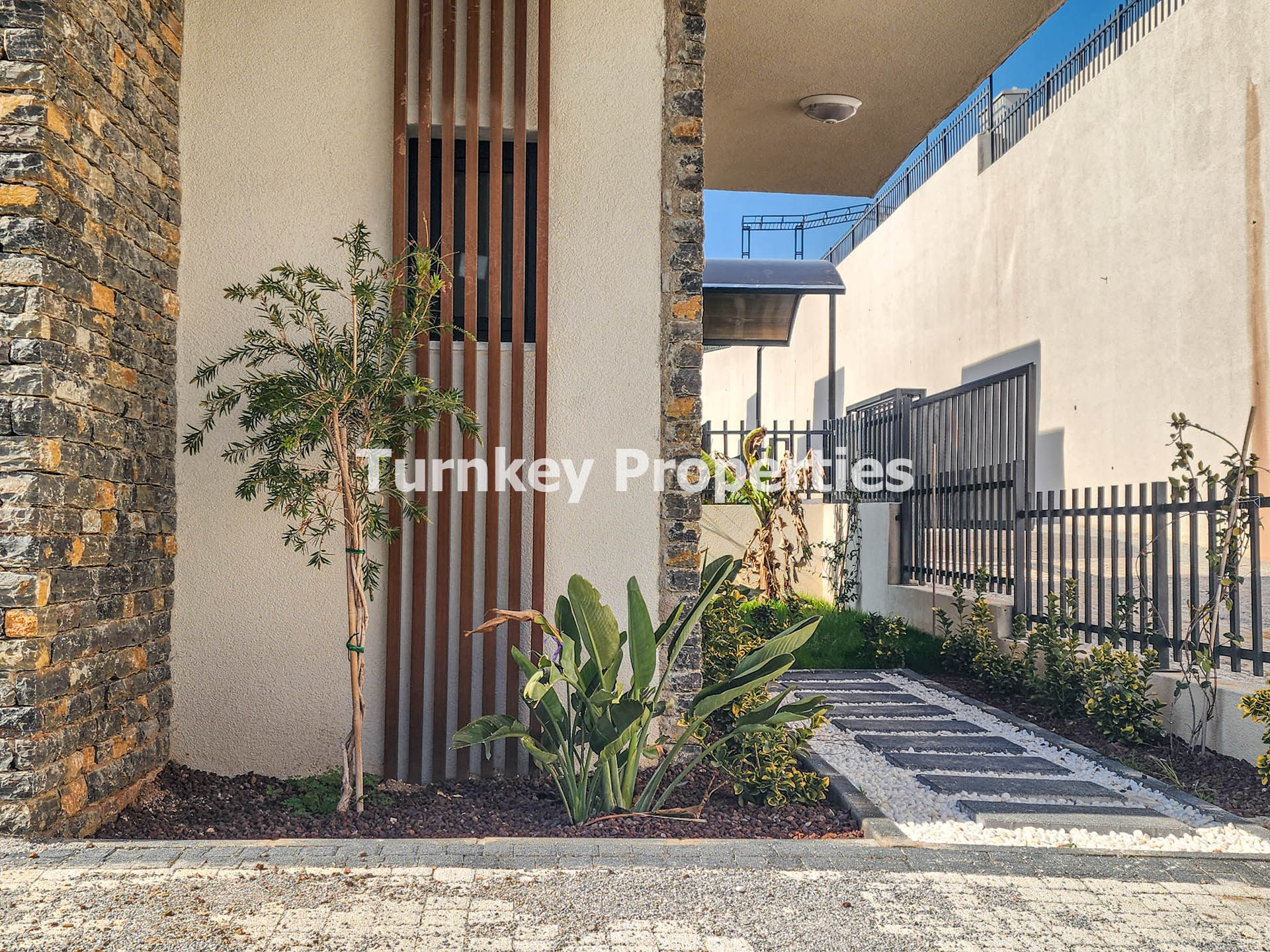 Adabükü Satılık Villa 3+1 Modern Tasarımlı Doğa Manzaralı Cepheli