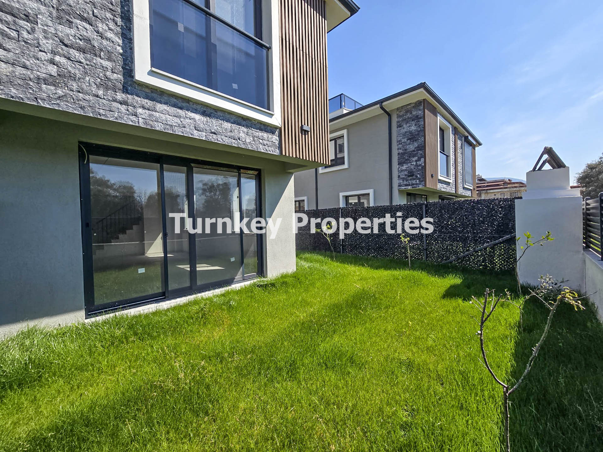 Milas Hayıtlı Mahallesi Site İçerisinde Bahçeli Kiralık 3+1 Villa