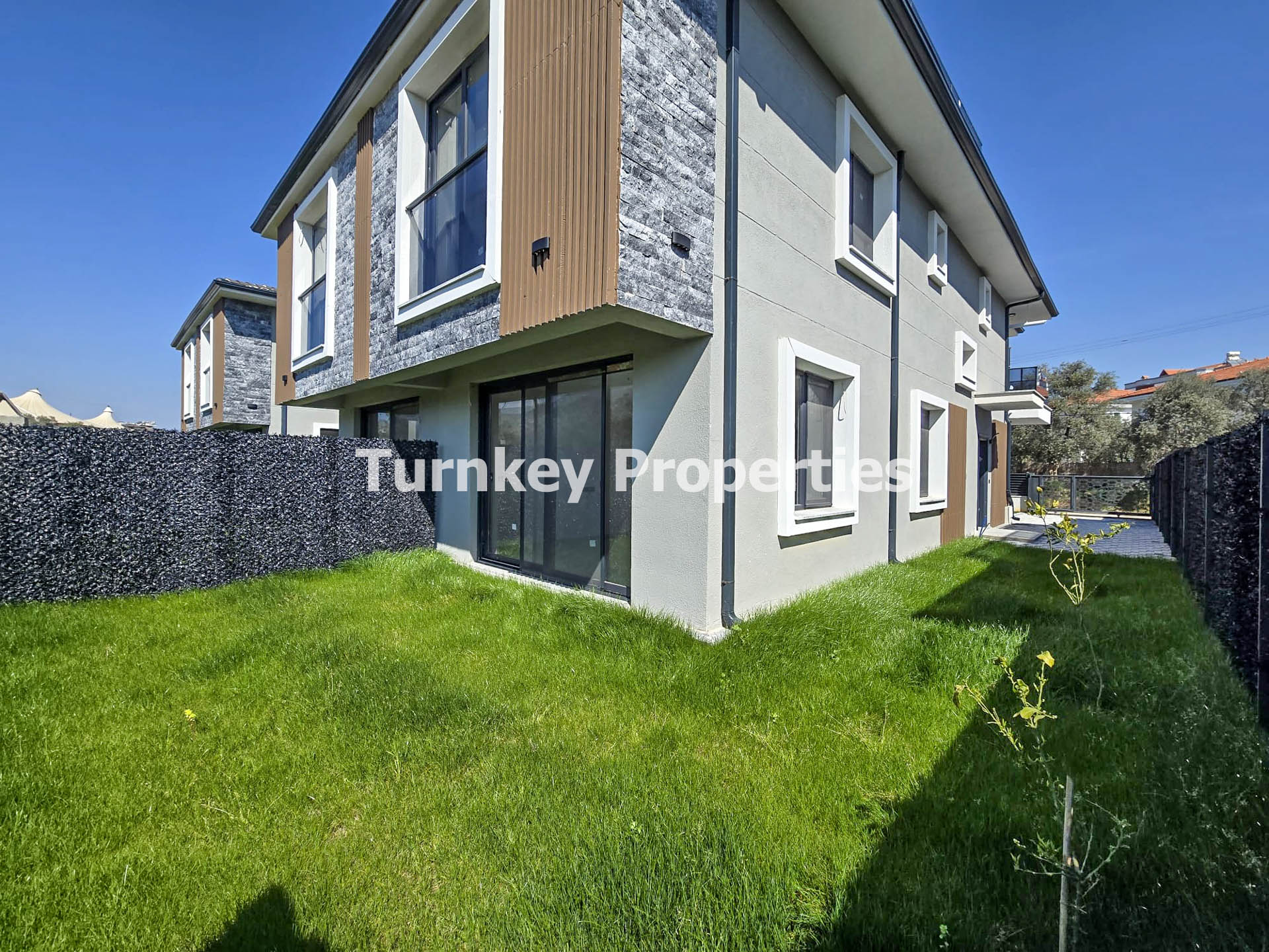 Milas Hayıtlı Mahallesi Site İçerisinde Bahçeli Kiralık 3+1 Villa