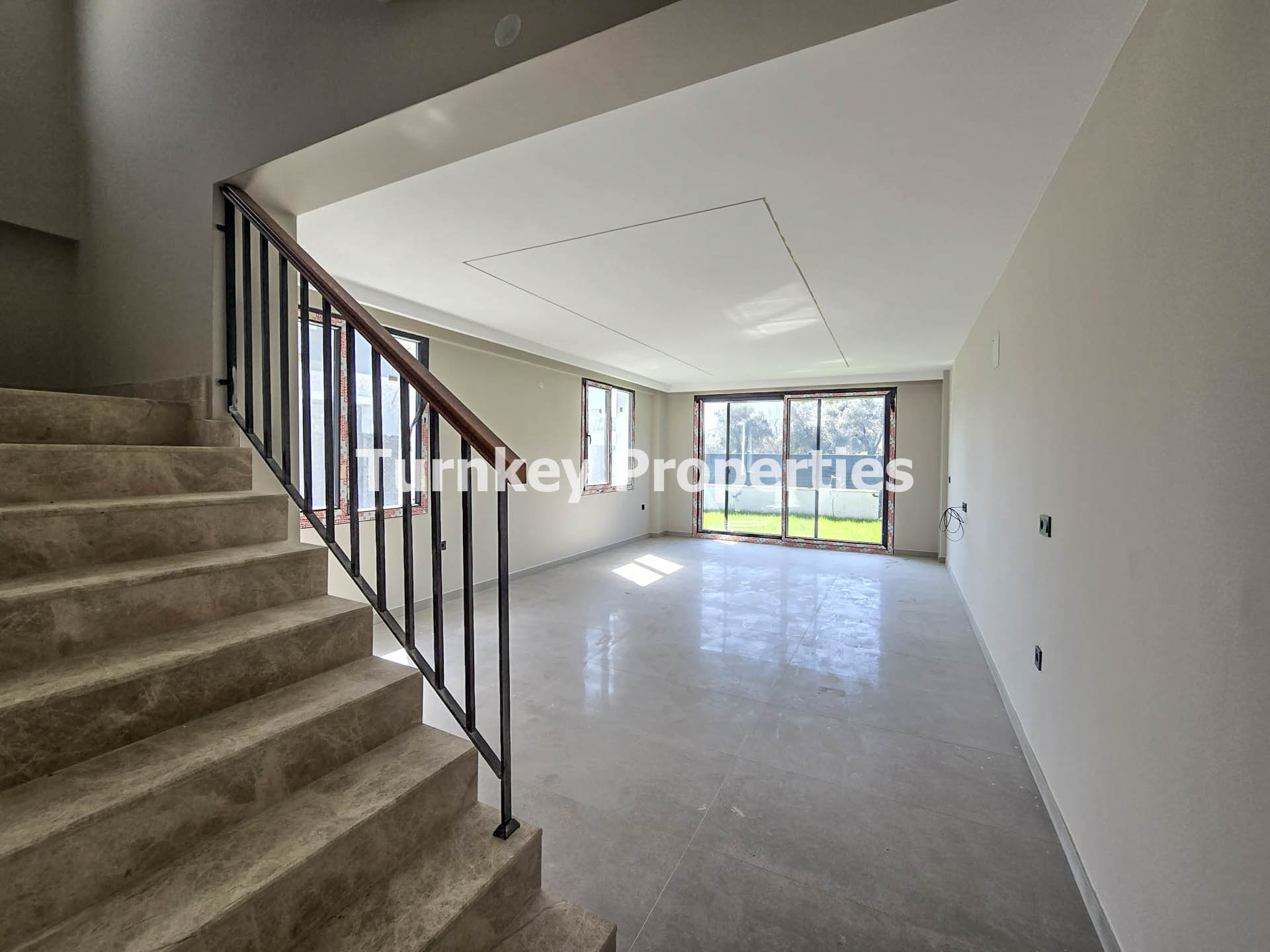 Milas Hayıtlı Mahallesi Site İçerisinde Bahçeli Kiralık 3+1 Villa