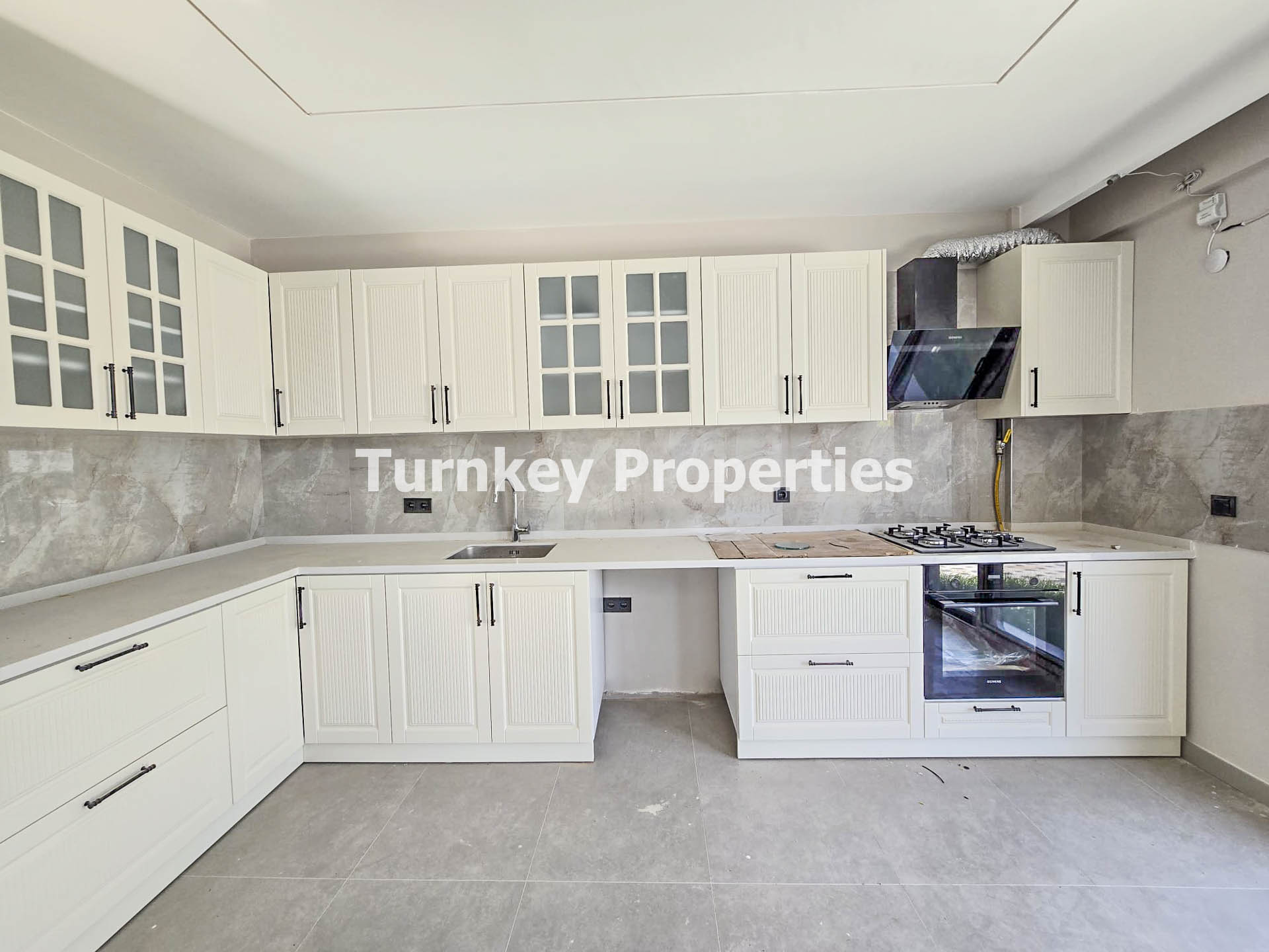 Milas Hayıtlı Mahallesi Site İçerisinde Bahçeli Kiralık 3+1 Villa