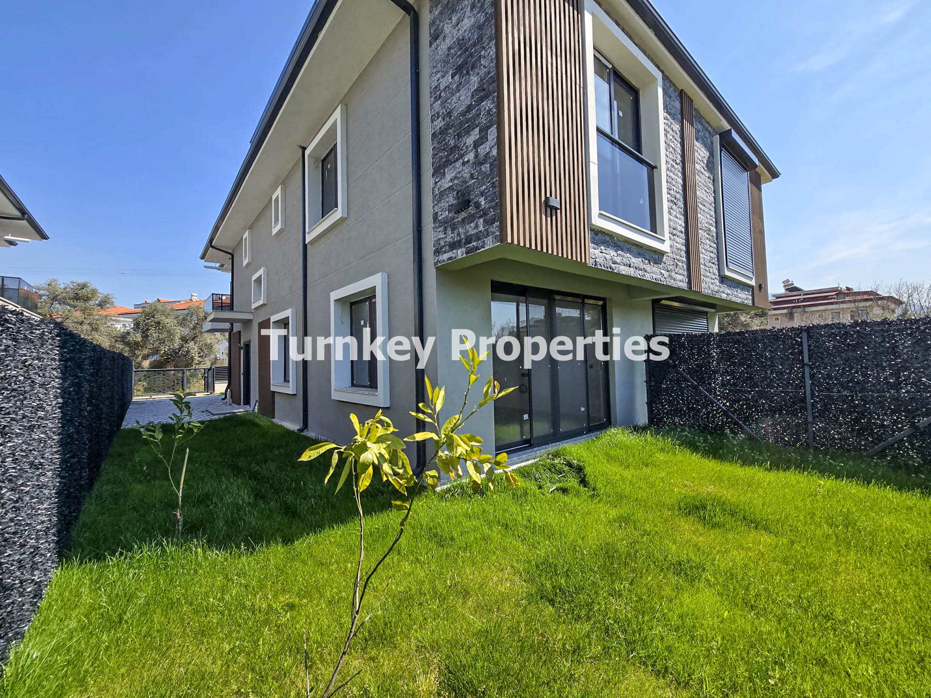 Milas Pomelon AVM Civarı Özel Bahçeli Otoparklı Kiralık 3+1 Villa