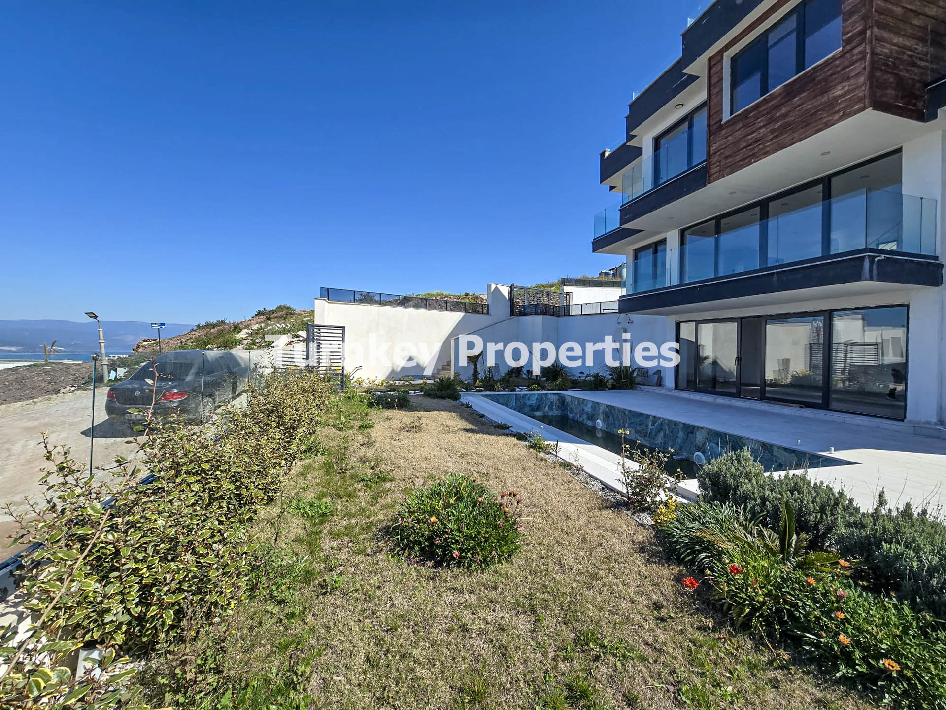 Boğaziçi Satılık Villa Özel Havuzlu Deniz Manzaralı Teraslı Ev