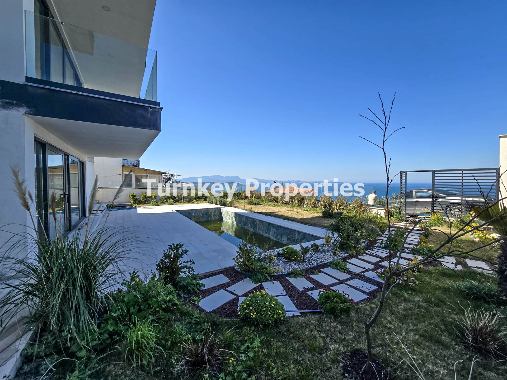 Boğaziçi Satılık Villa Özel Havuzlu Deniz Manzaralı Teraslı Ev