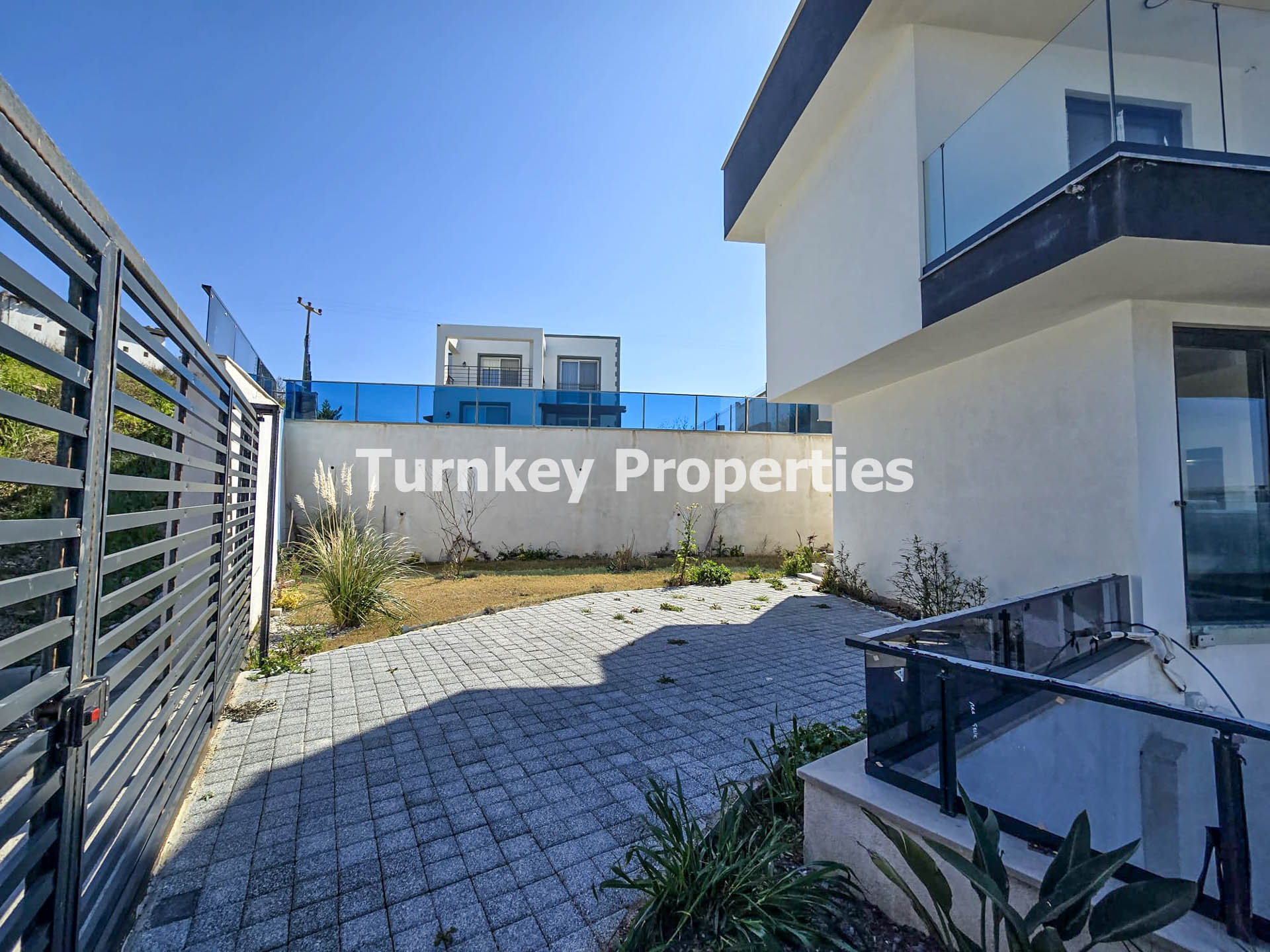 Boğaziçi Satılık Villa Özel Havuzlu Deniz Manzaralı Teraslı Ev