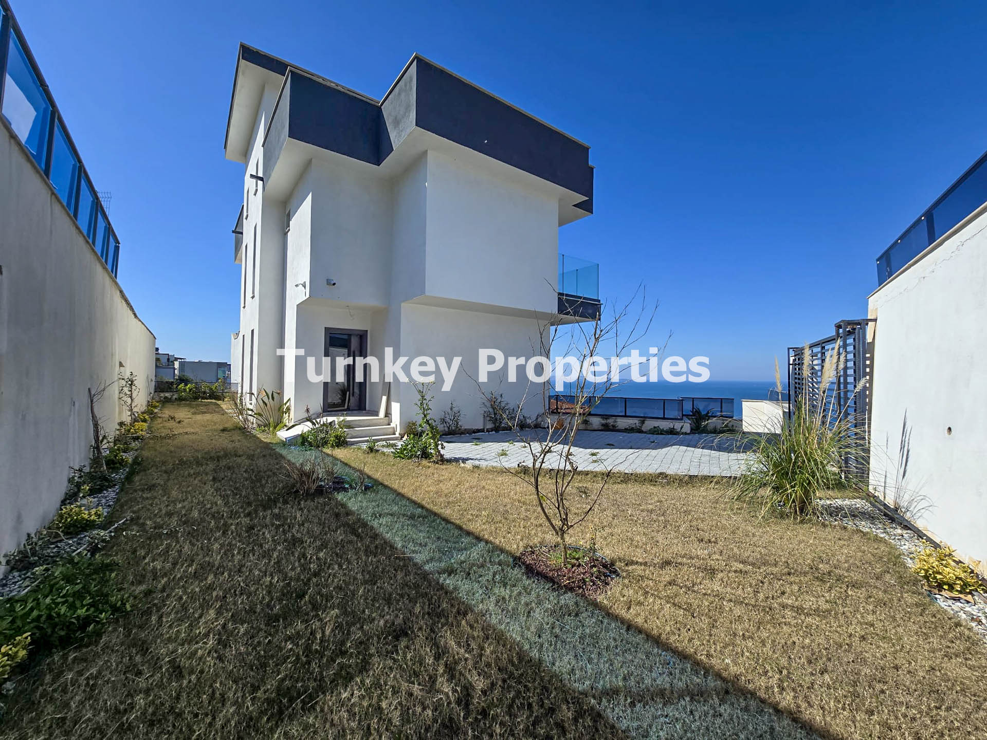 Boğaziçi Satılık Villa Özel Havuzlu Deniz Manzaralı Teraslı Ev