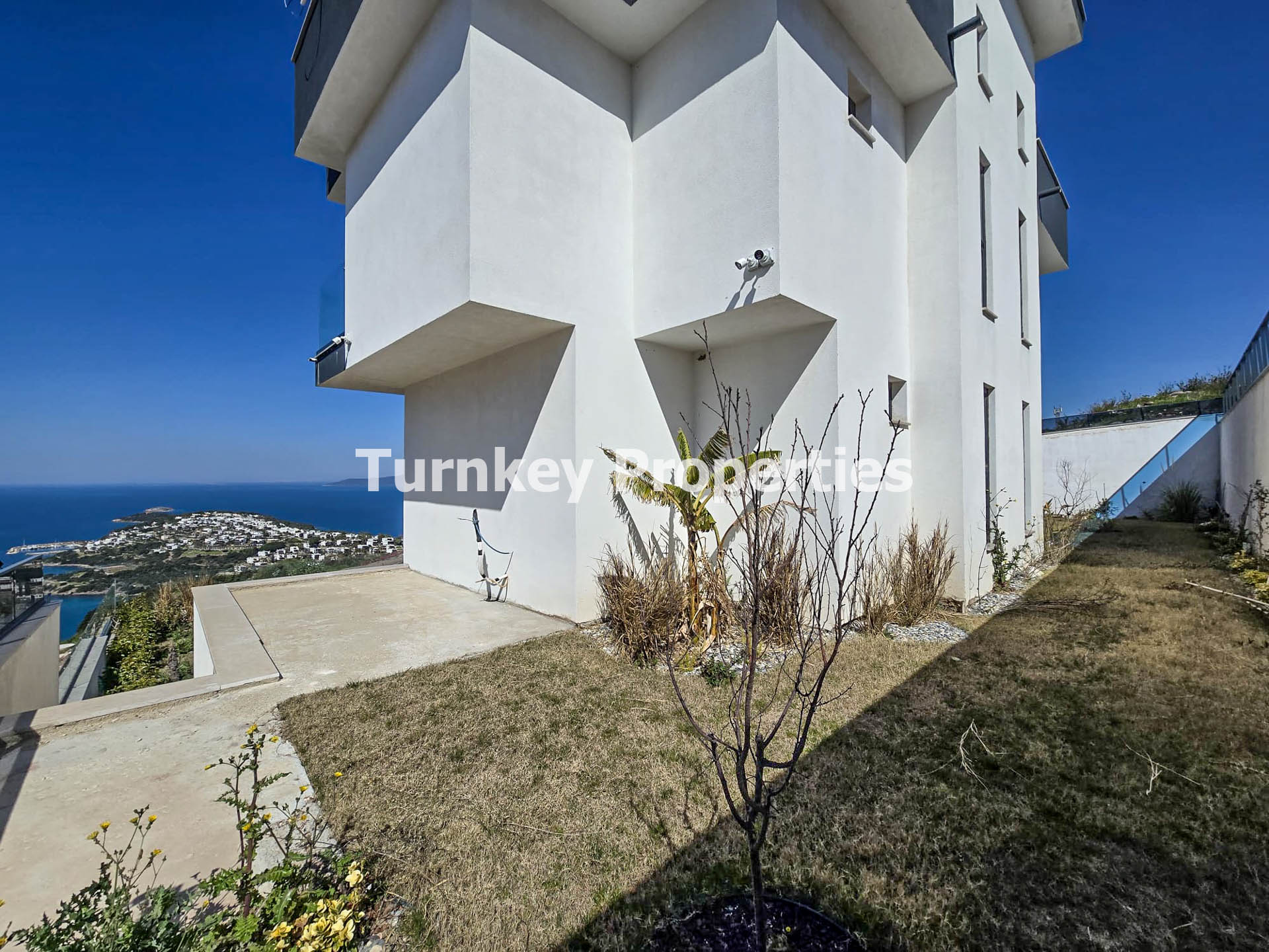 Boğaziçi Satılık Villa Özel Havuzlu Deniz Manzaralı Teraslı Ev