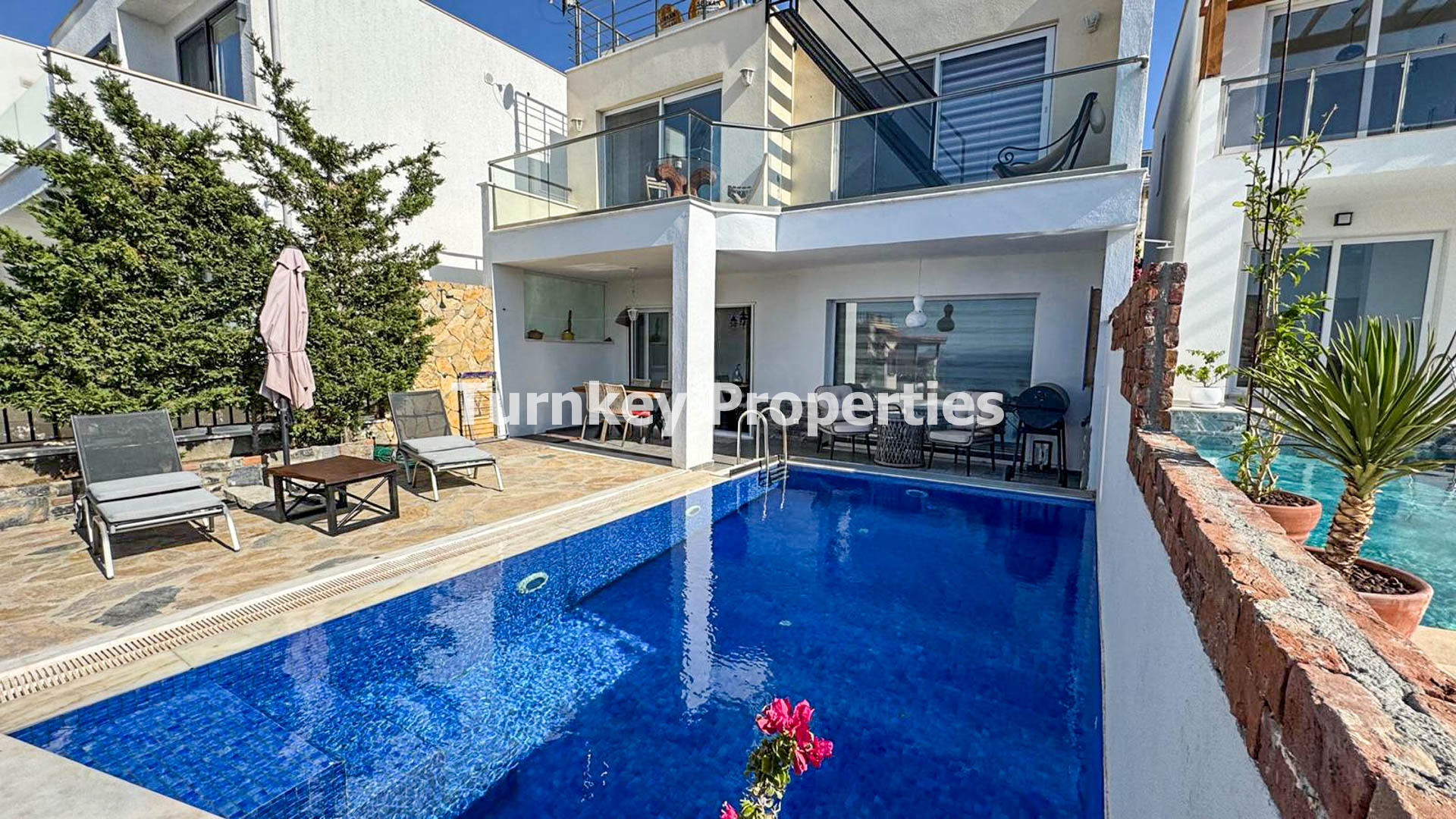 Koyunbaba Satılık Villa Özel Havuzlu Deniz Manzaralı Müstakil Ev